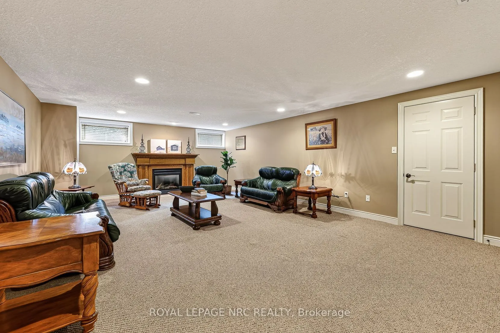 400 Lakeview Drive