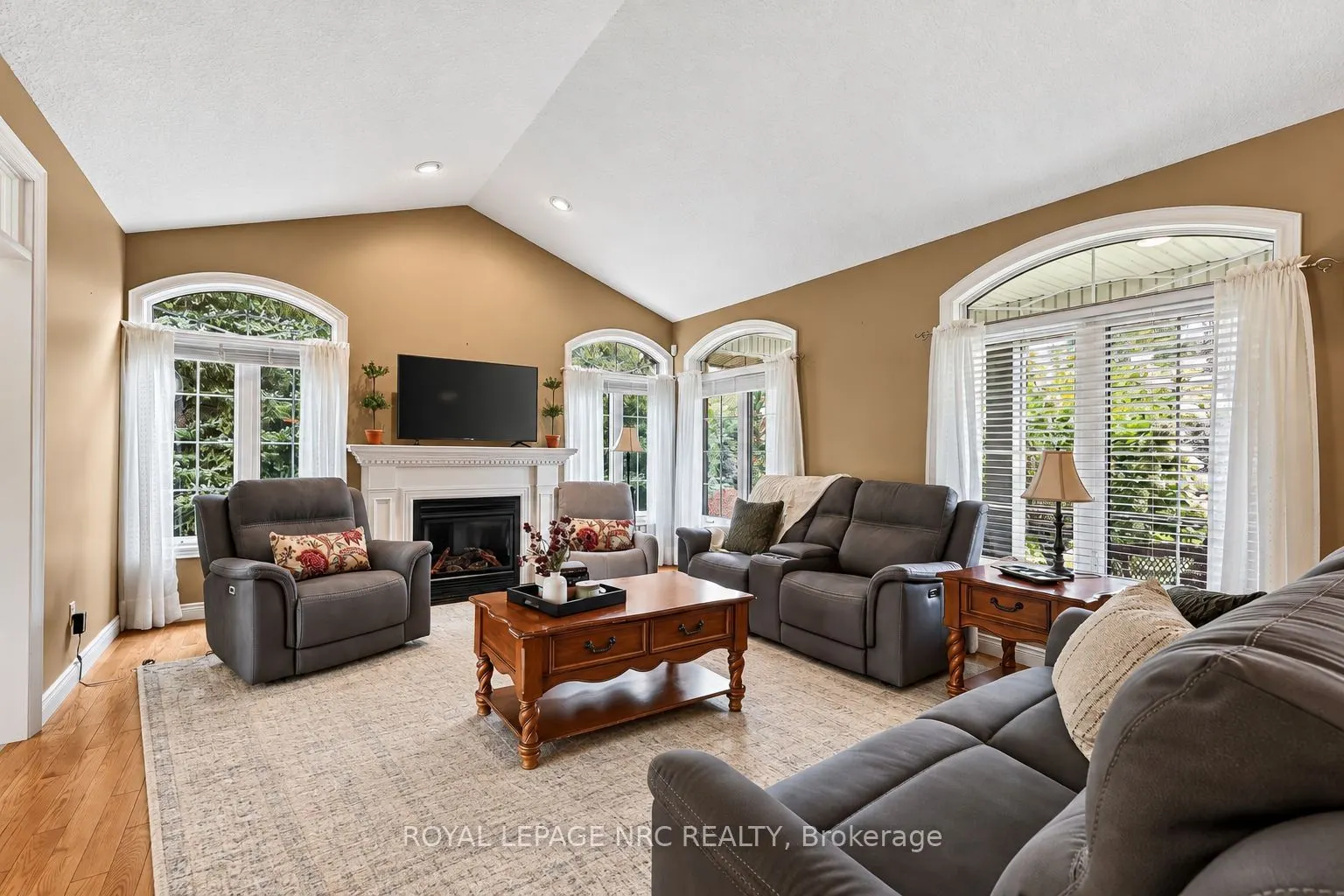 400 Lakeview Drive