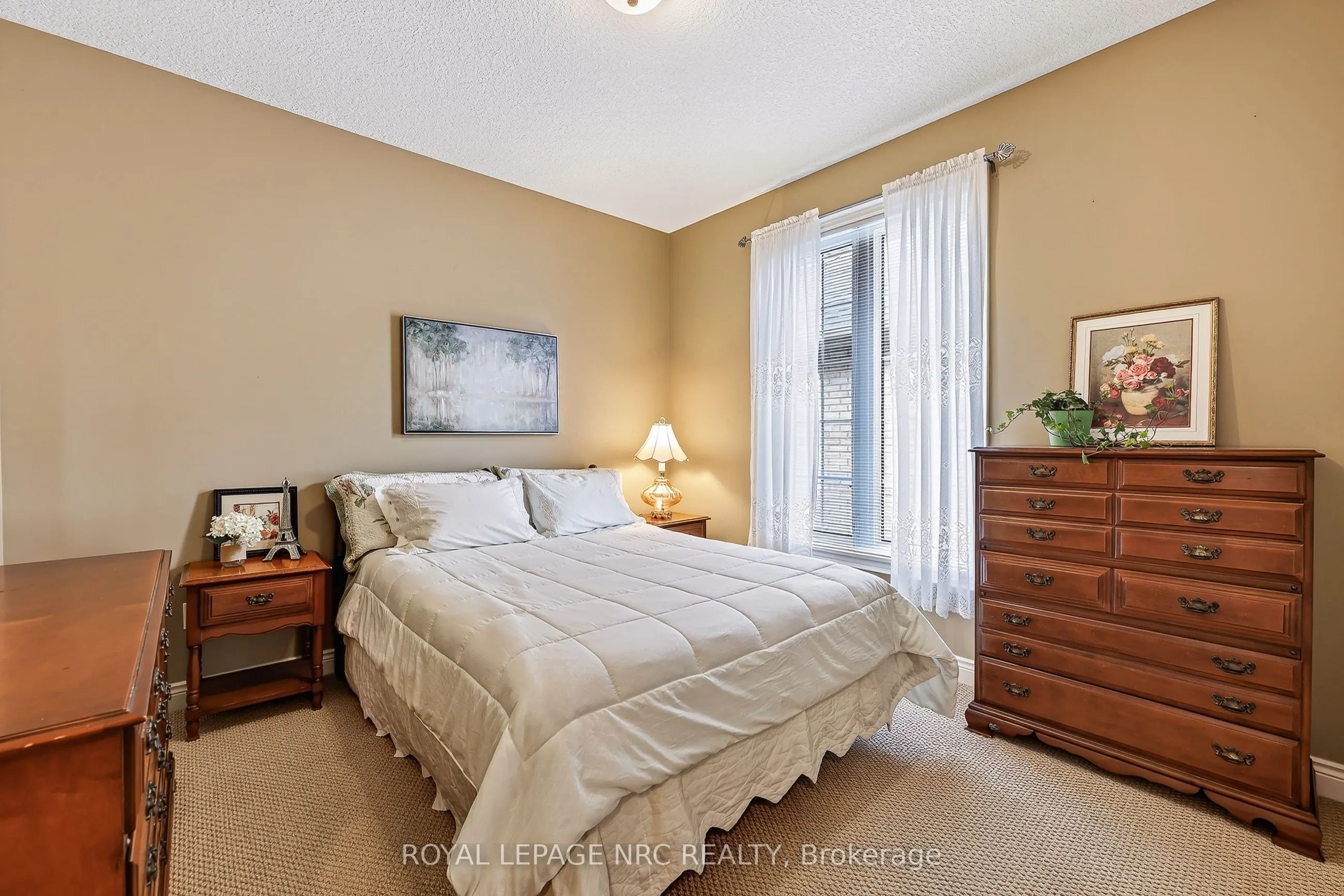 400 Lakeview Drive