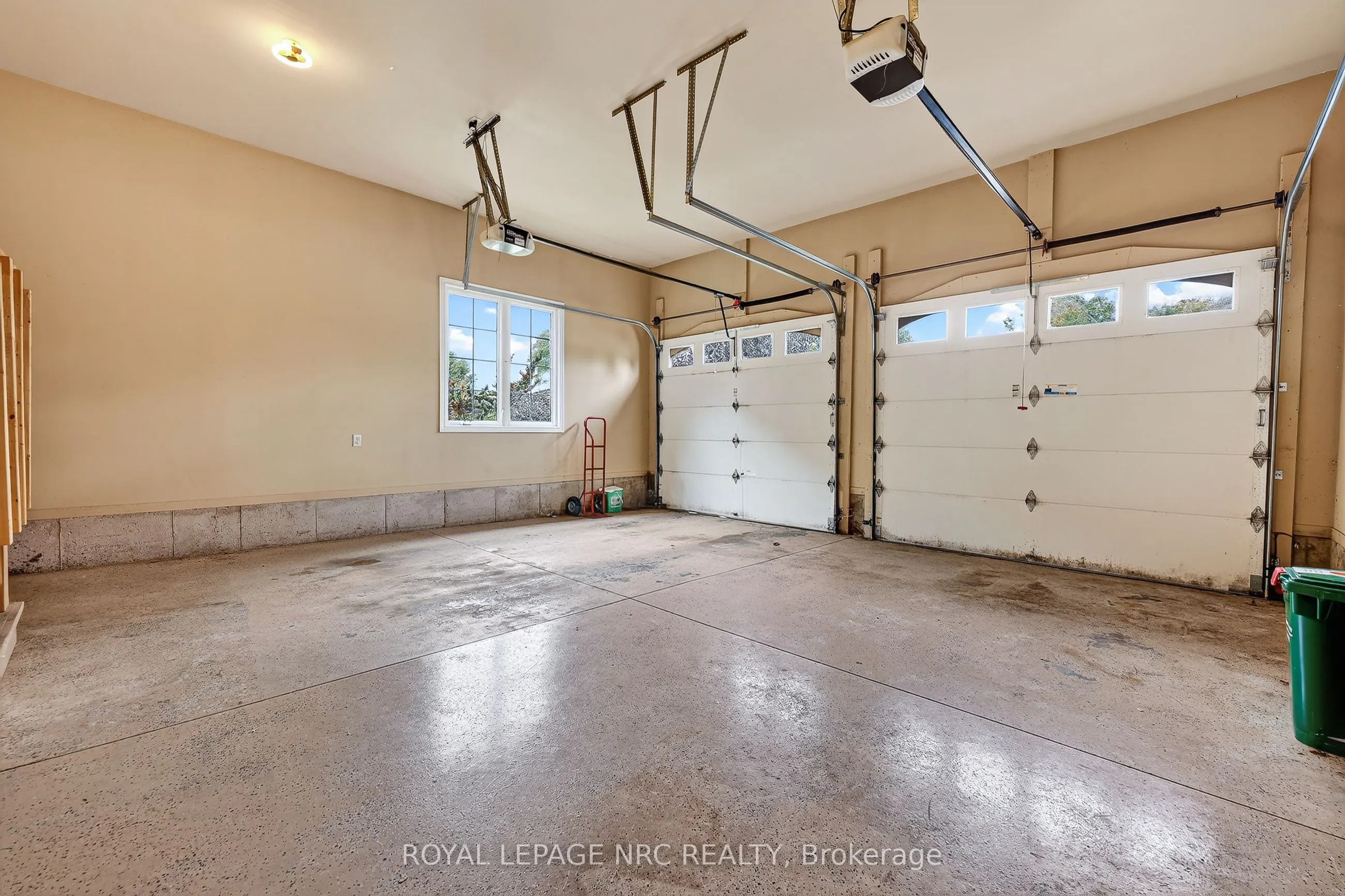 400 Lakeview Drive