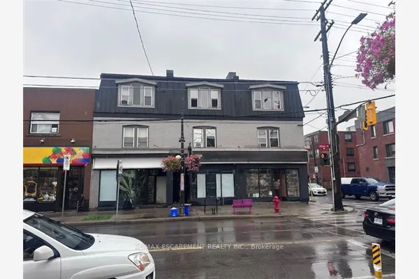182 Ottawa Street N