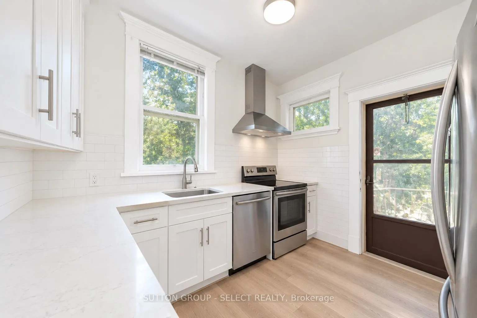 239 Ridout Street S