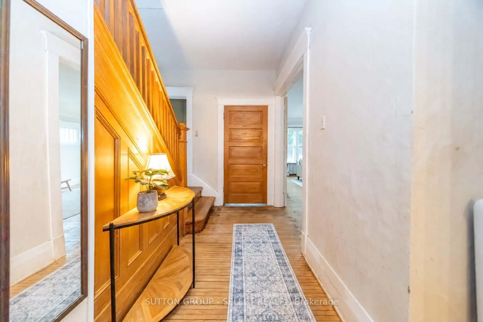 239 Ridout Street S