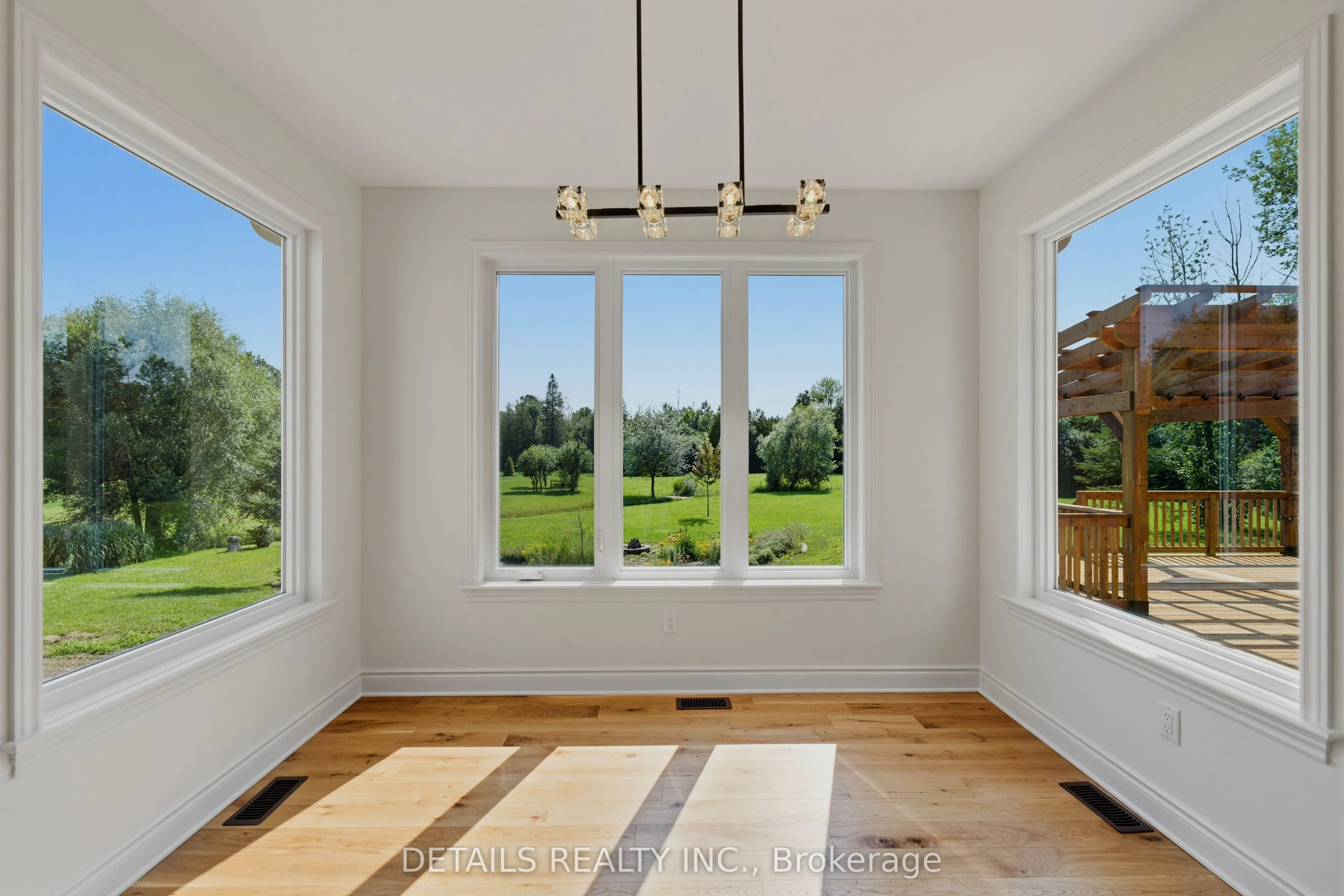 28 Ridingview Crescent