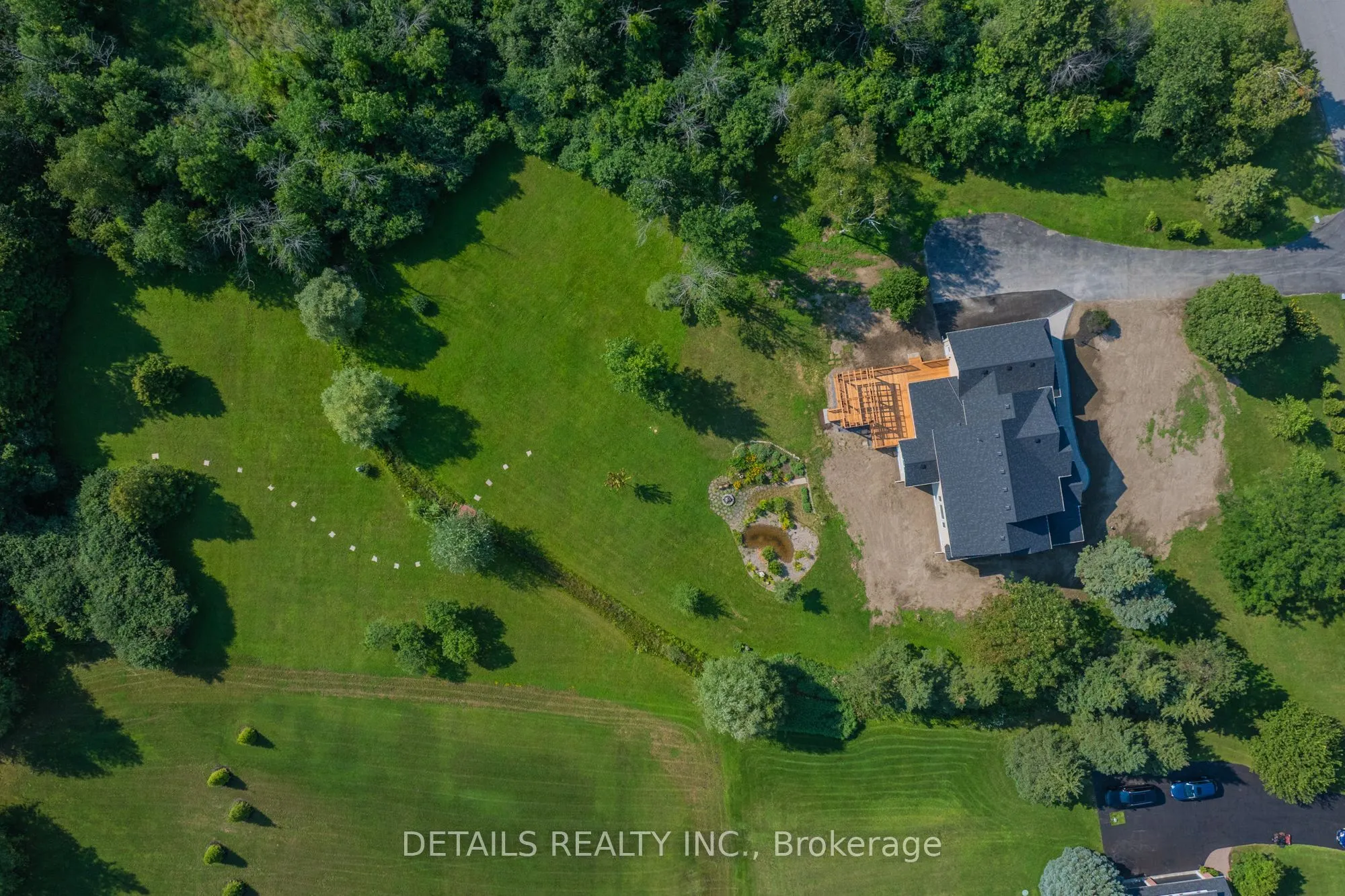 28 Ridingview Crescent