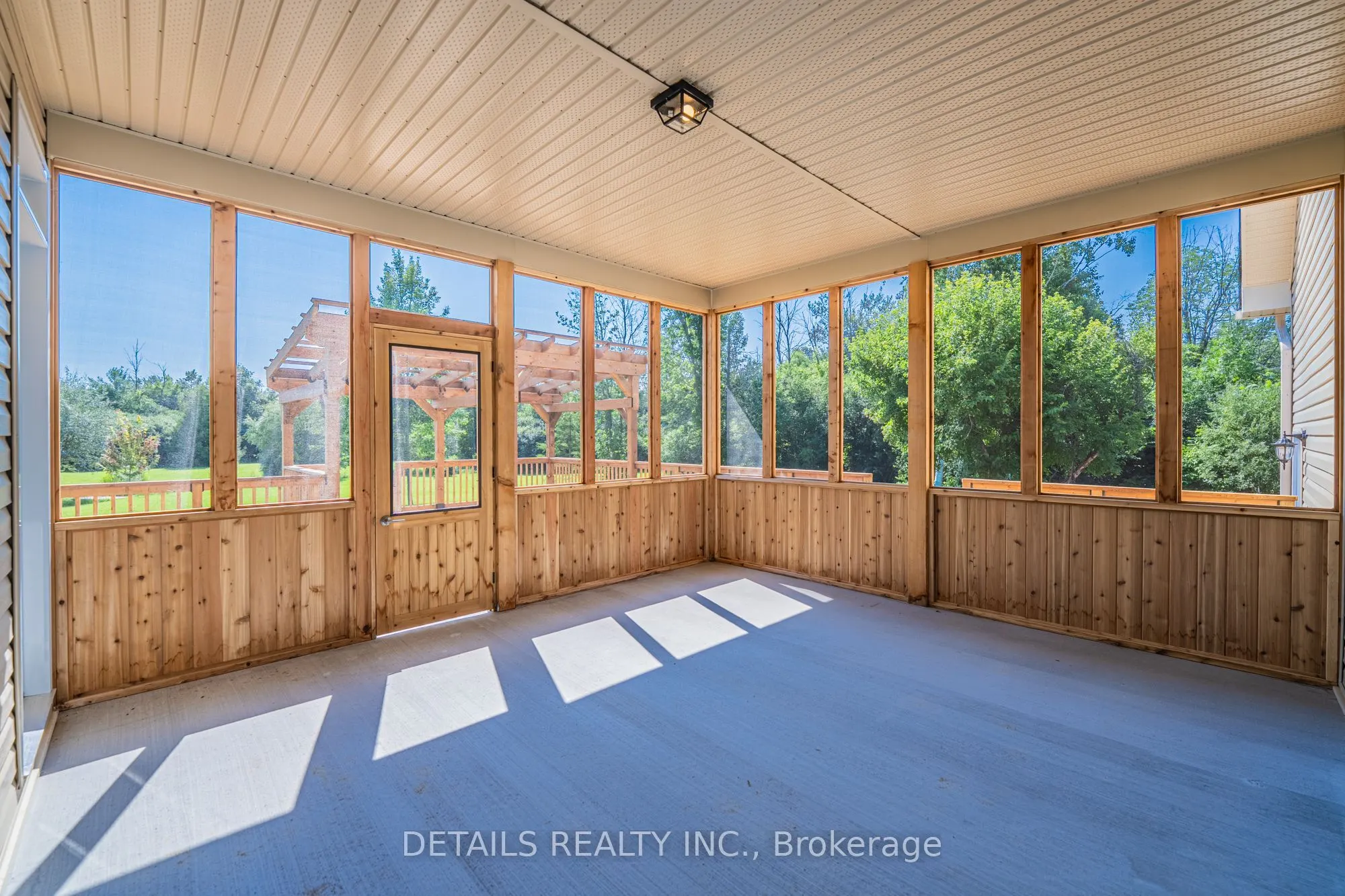 28 Ridingview Crescent
