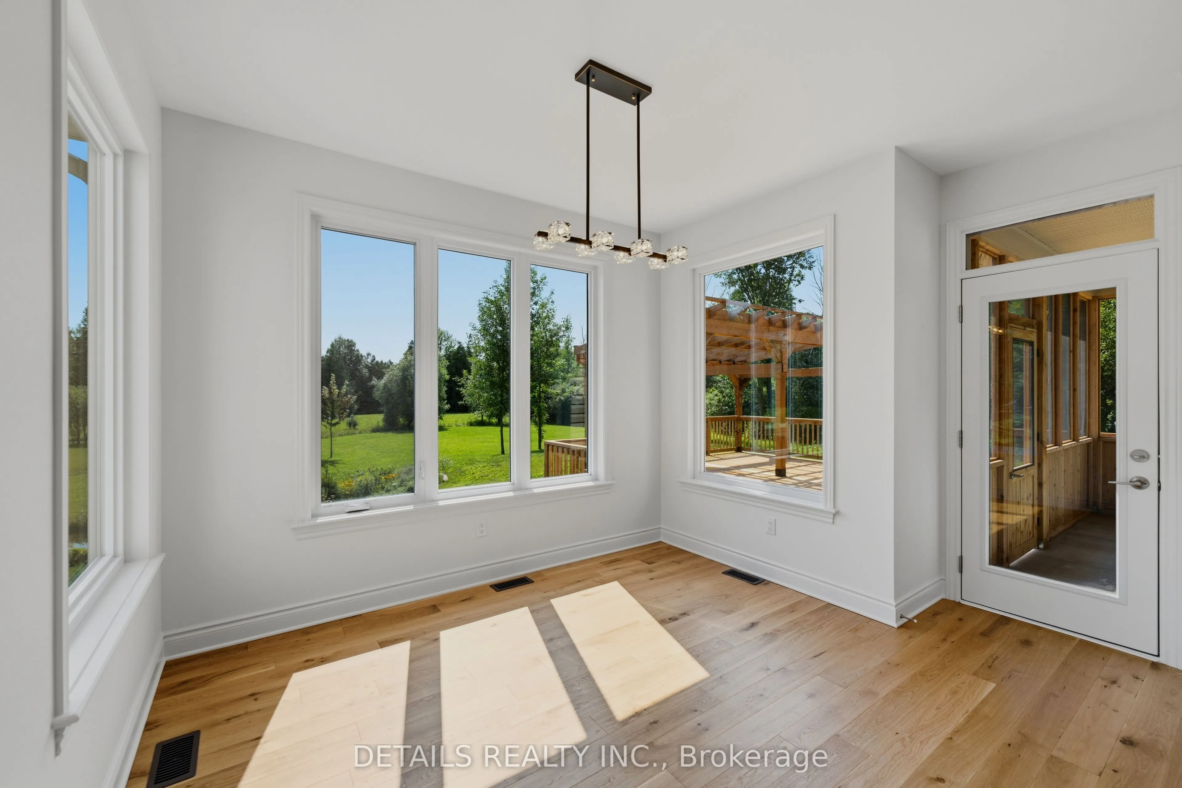 28 Ridingview Crescent