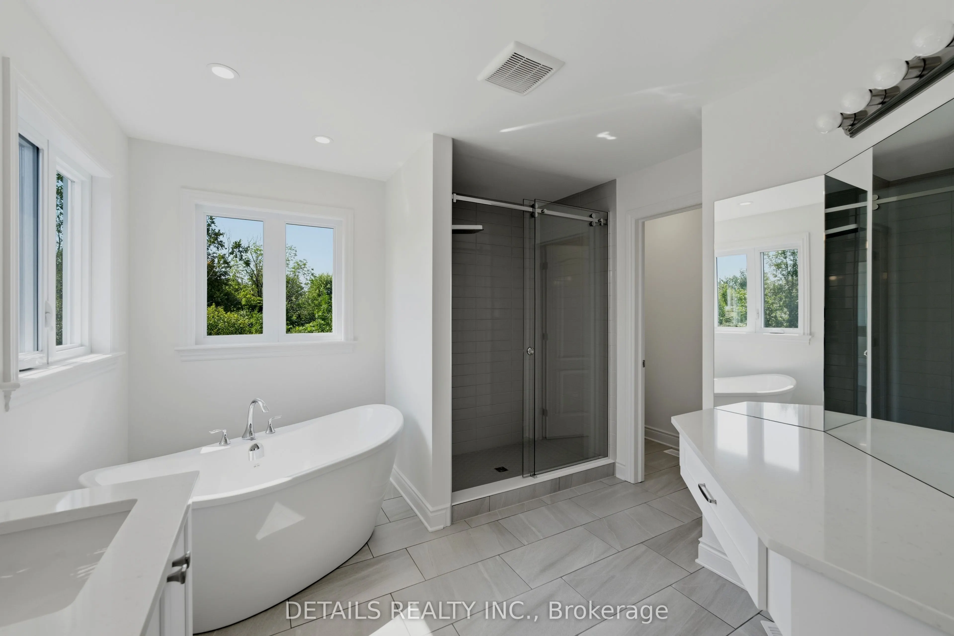 28 Ridingview Crescent