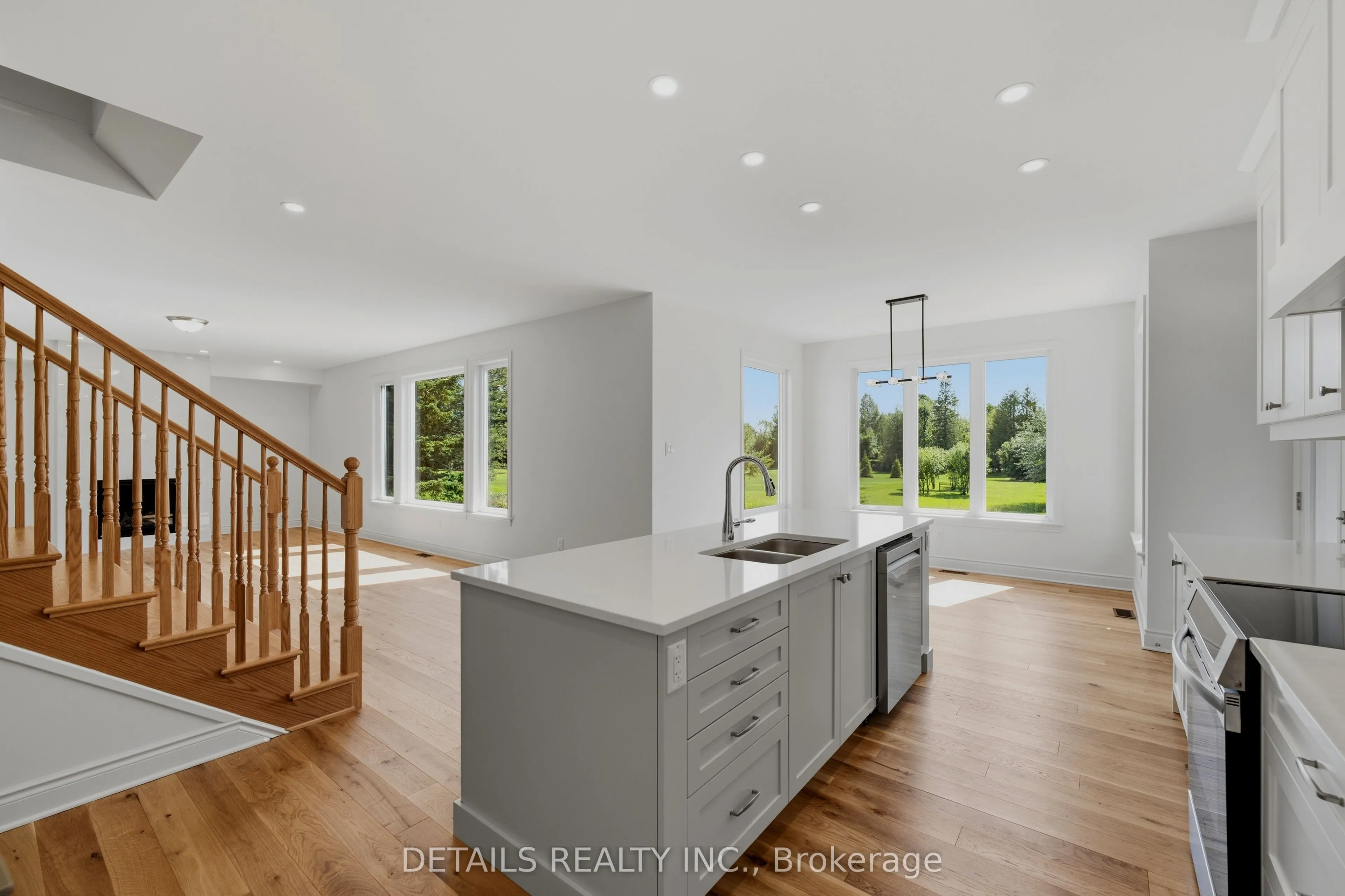 28 Ridingview Crescent