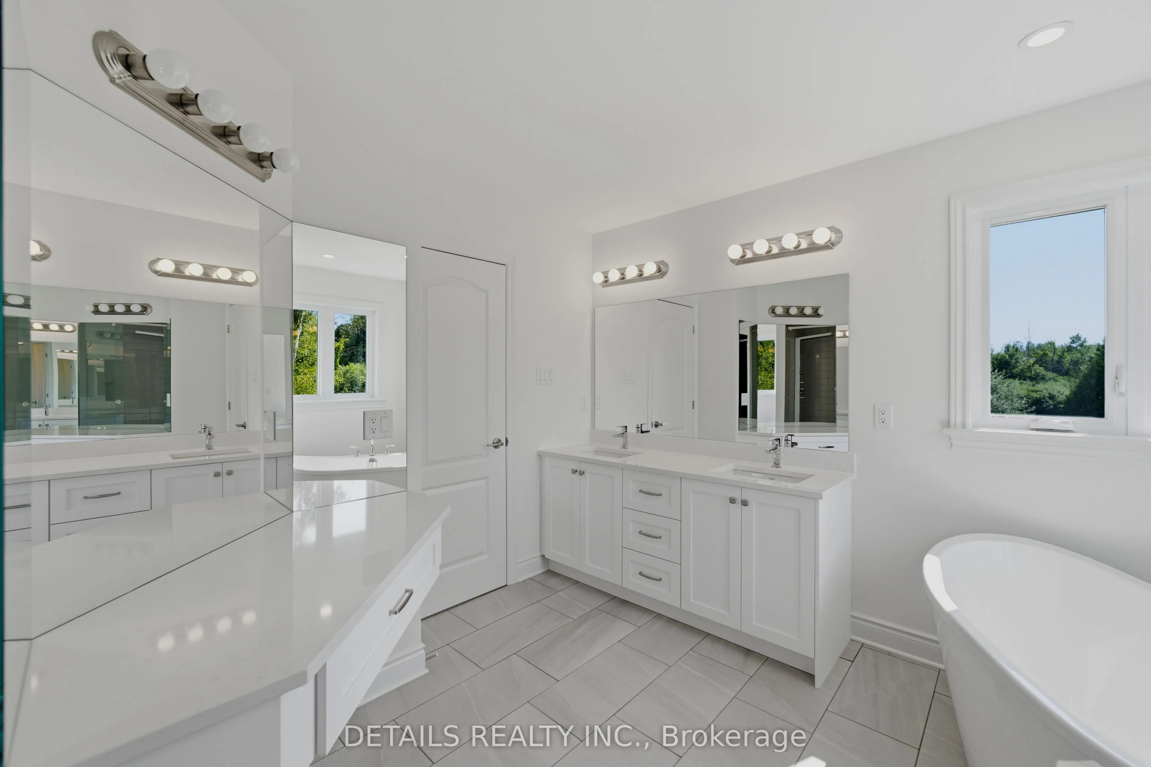 28 Ridingview Crescent