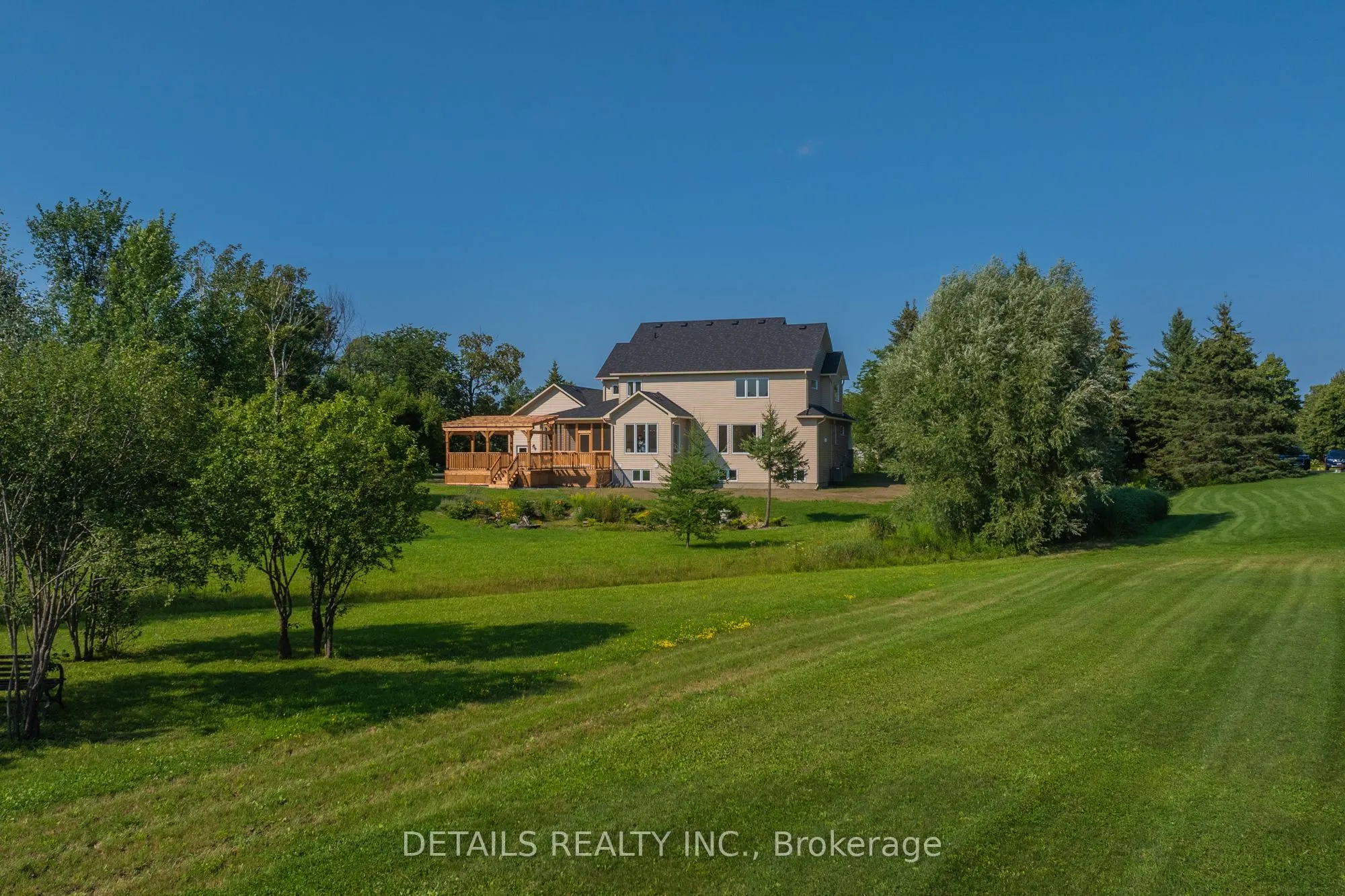 28 Ridingview Crescent