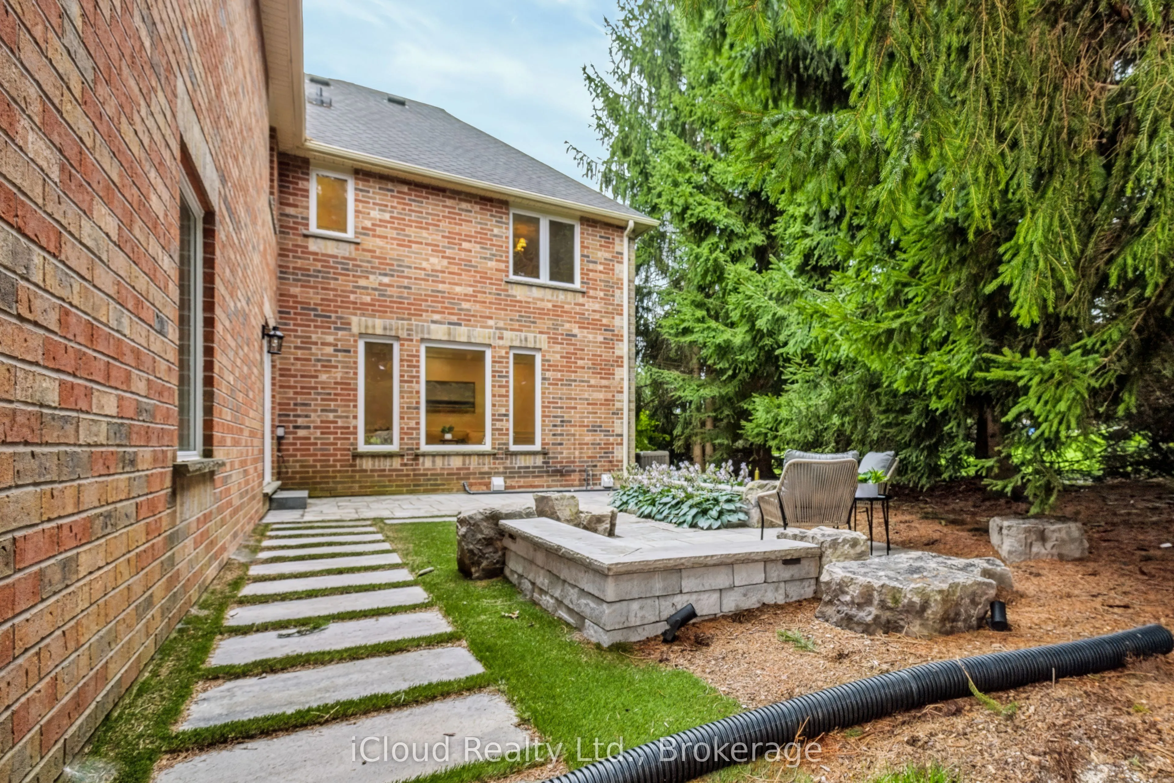 41 Woodland Drive