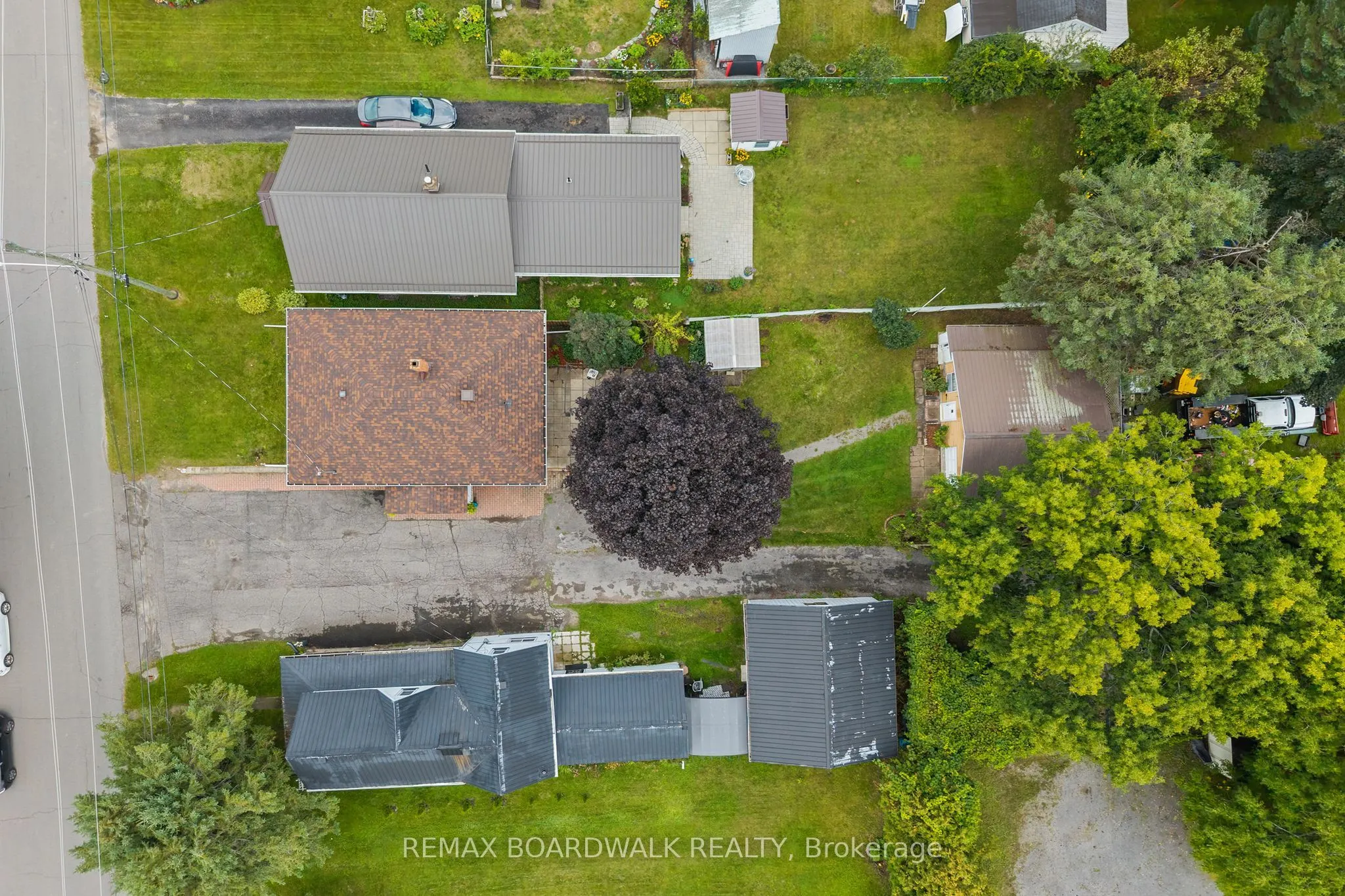 208 Oxford Street E