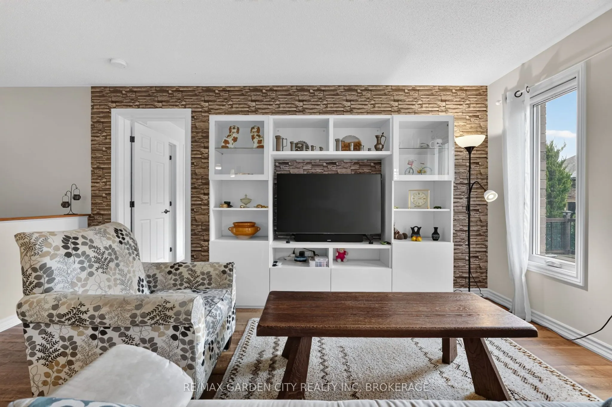 3973 Sunset Lane