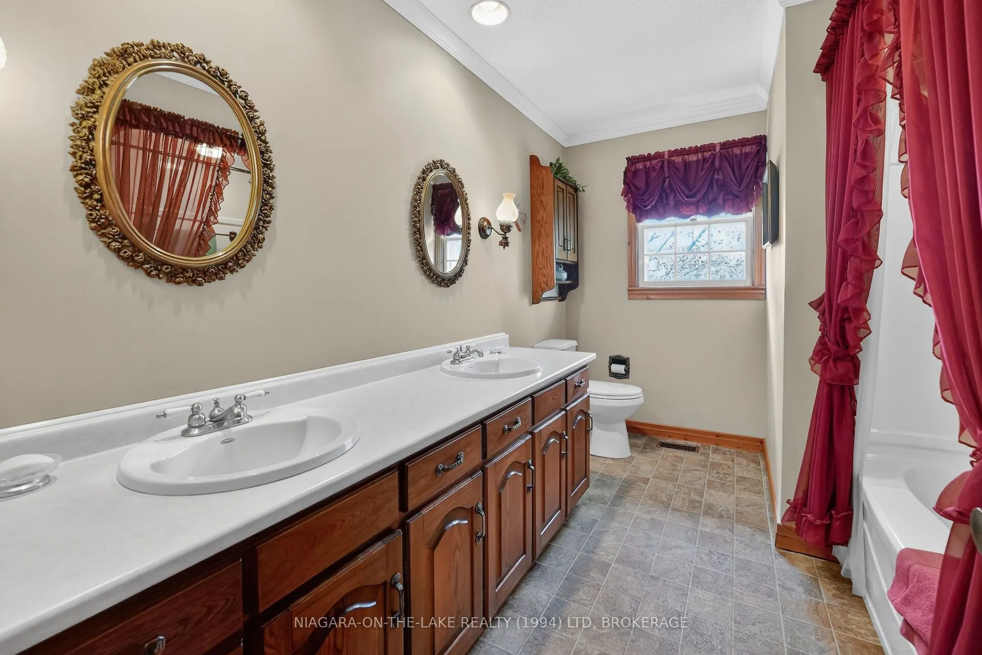 541 Empire Road