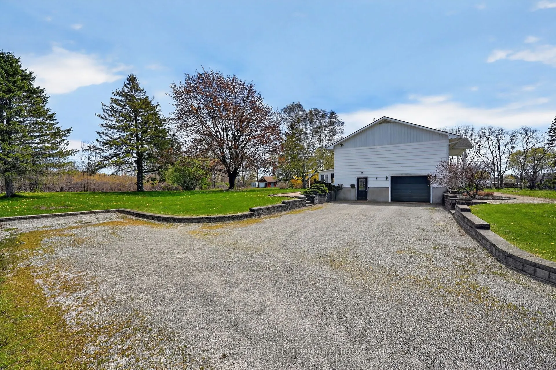 541 Empire Road