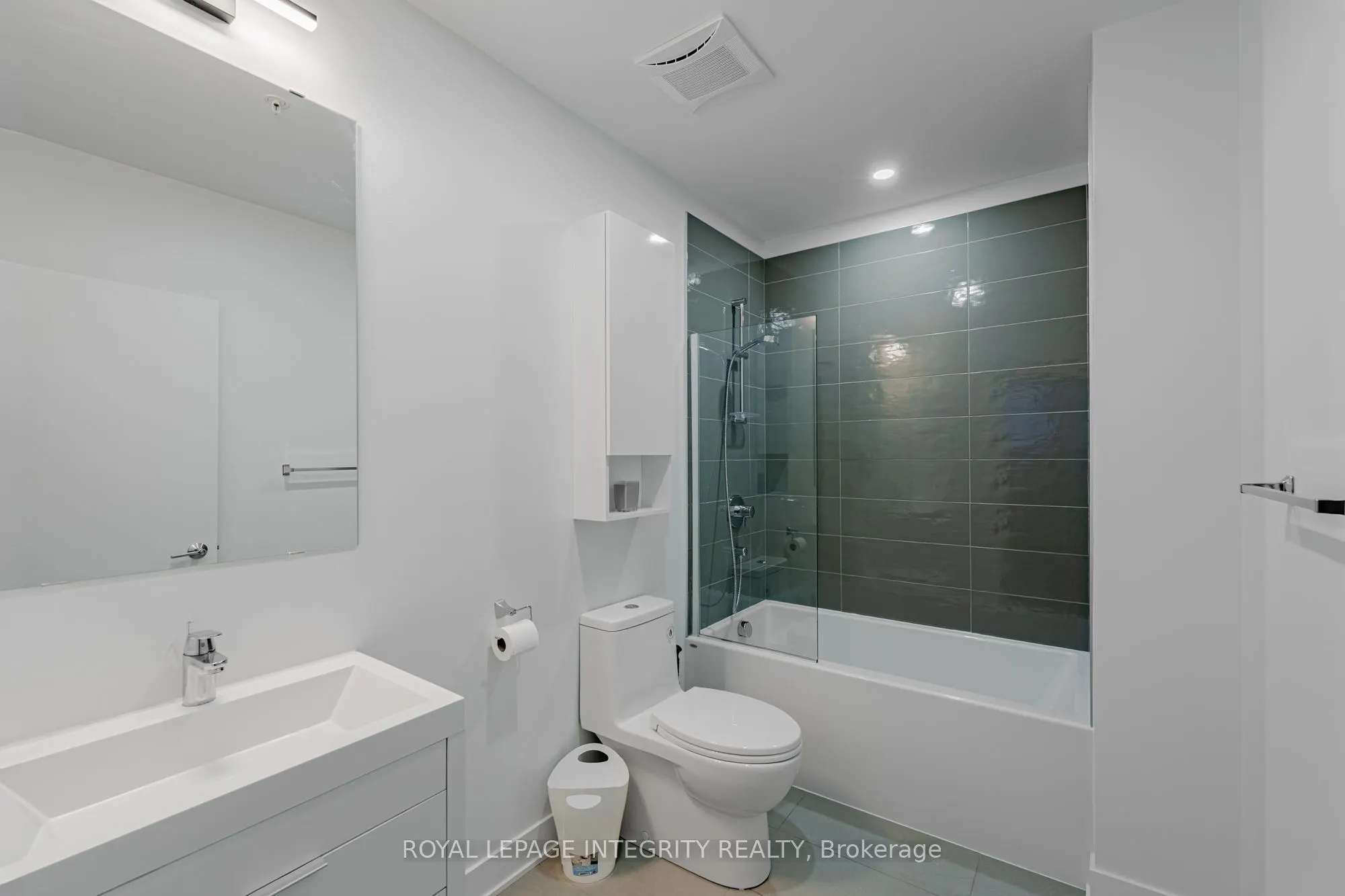 20 Daly Avenue #1506