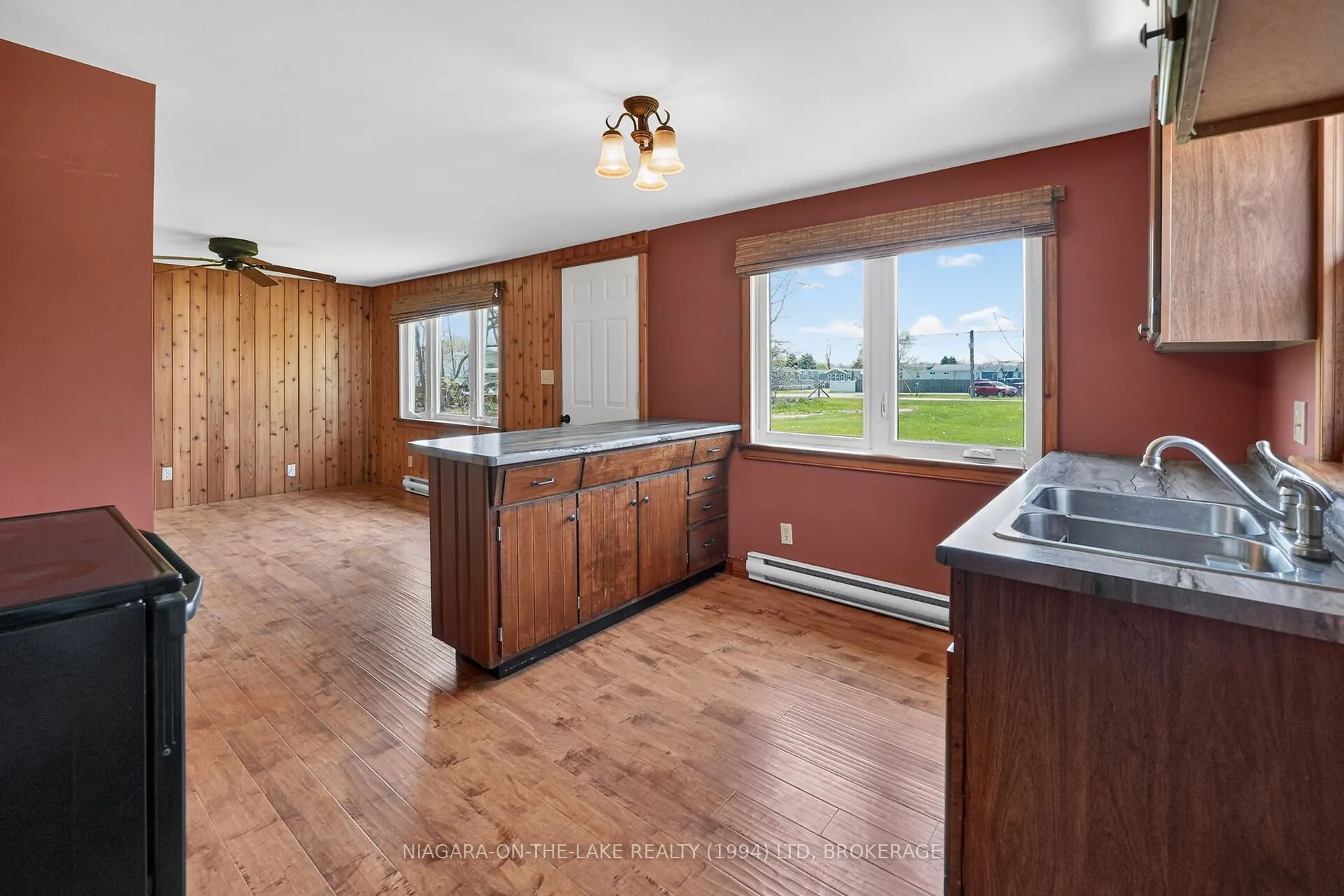 527 Empire Road