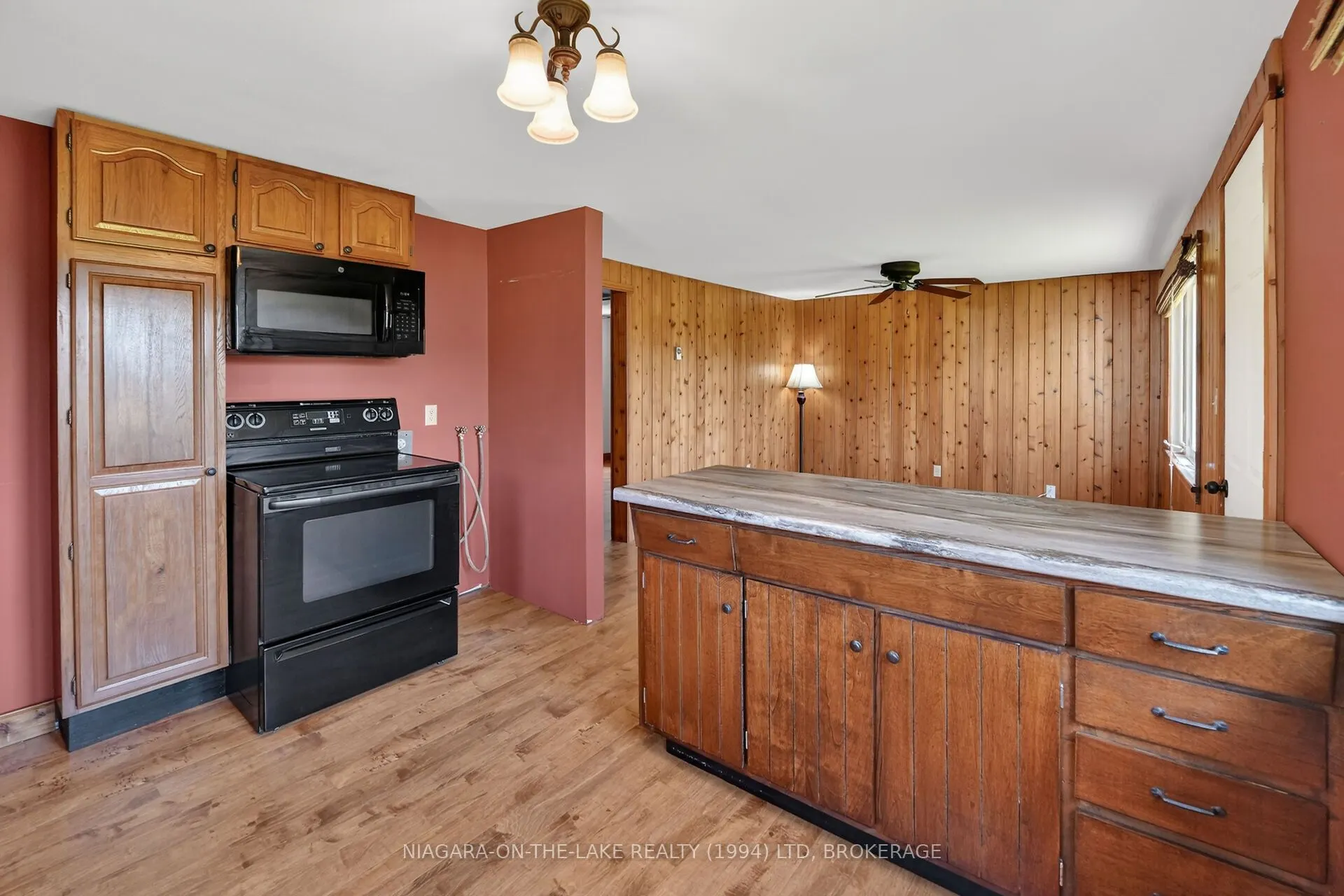 527 Empire Road
