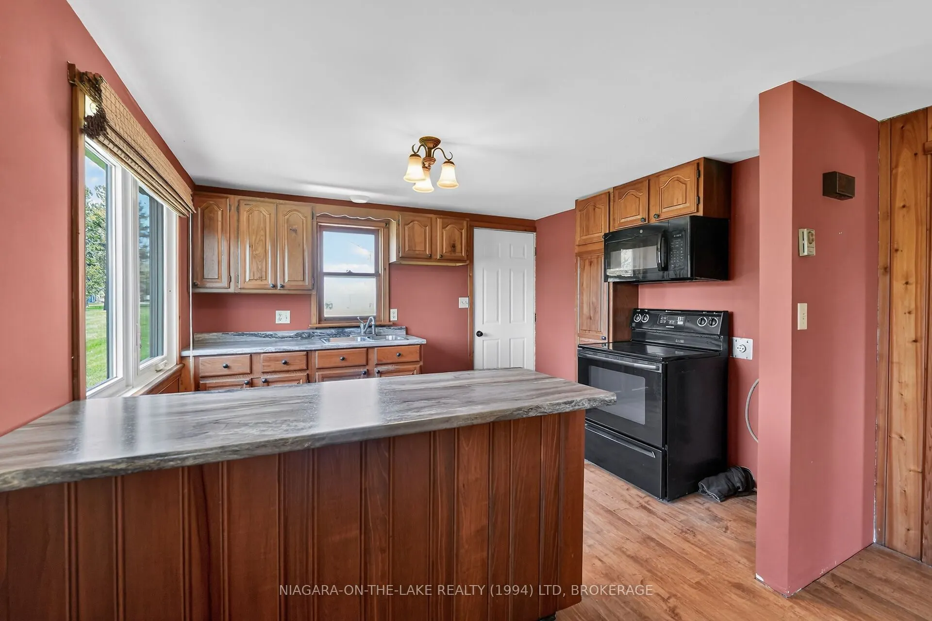 527 Empire Road