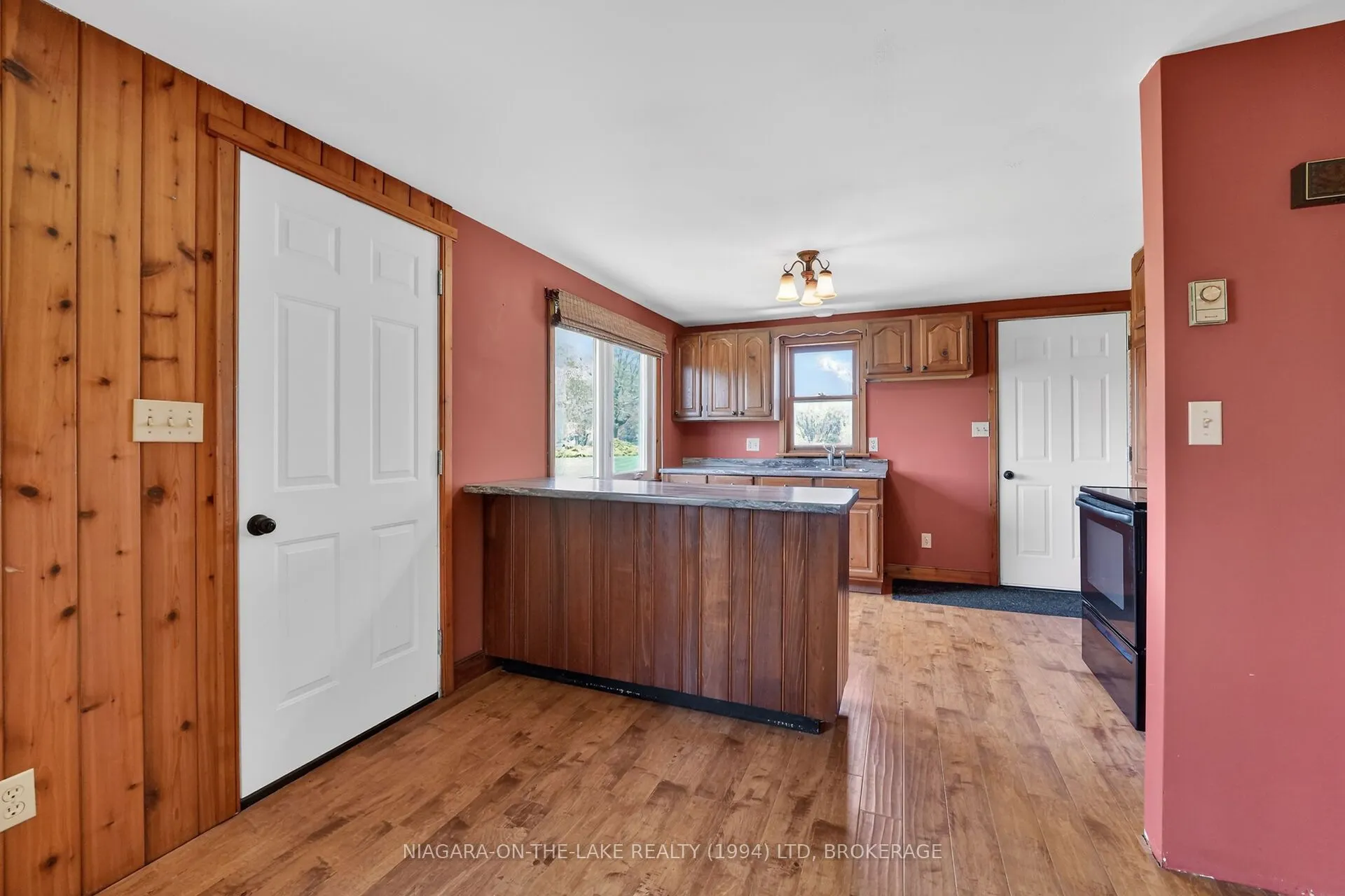 527 Empire Road
