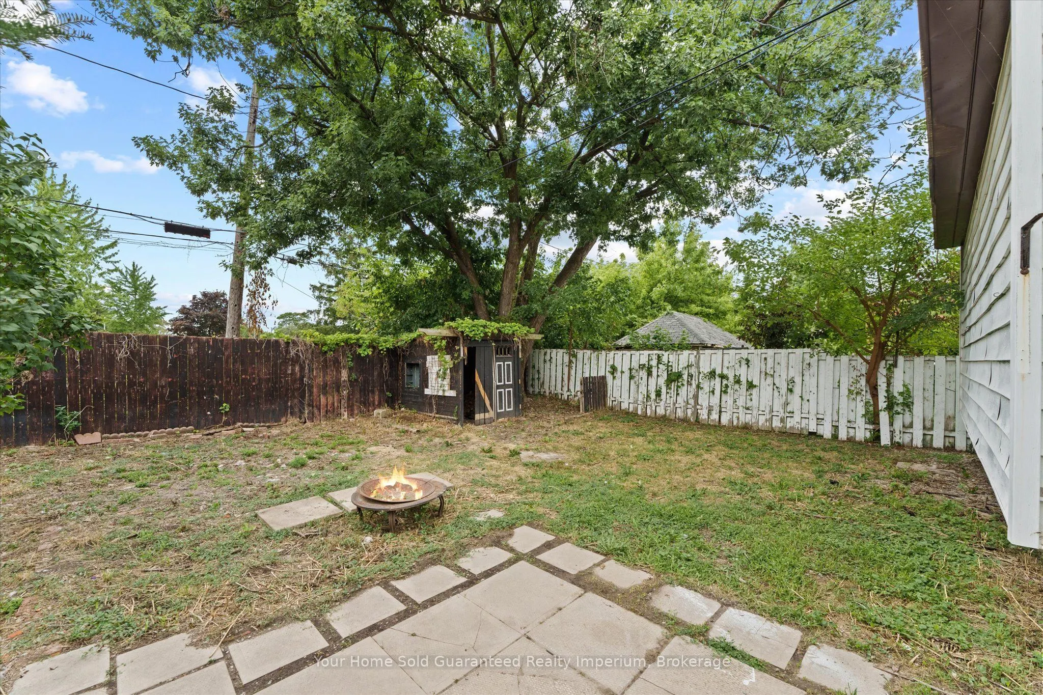 1533 Alexis Road