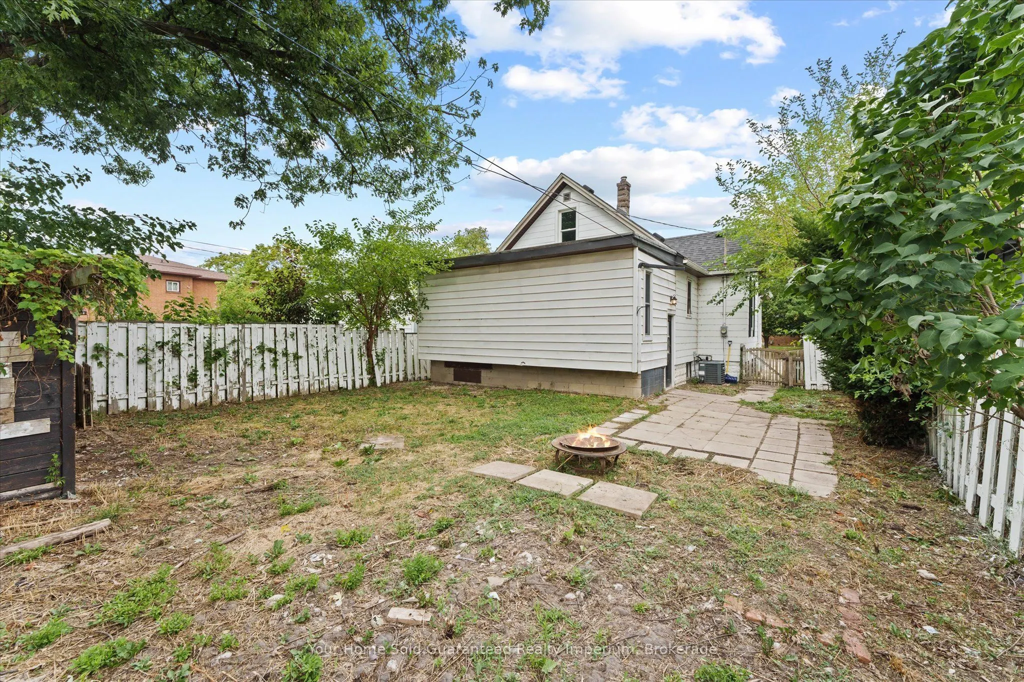 1533 Alexis Road