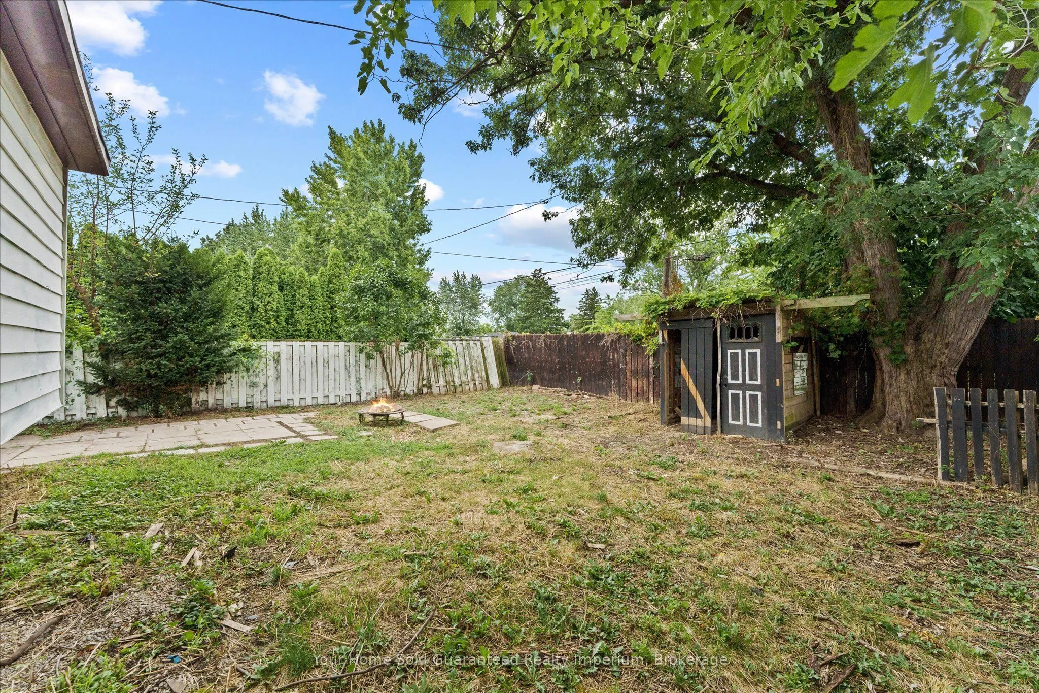1533 Alexis Road