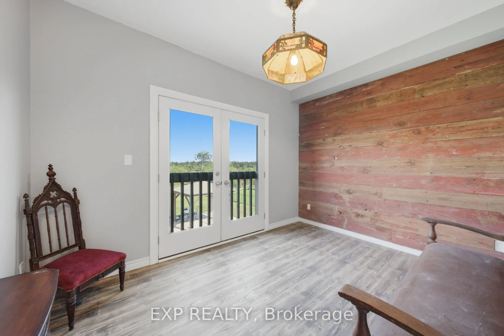 2166 Victoria Road
