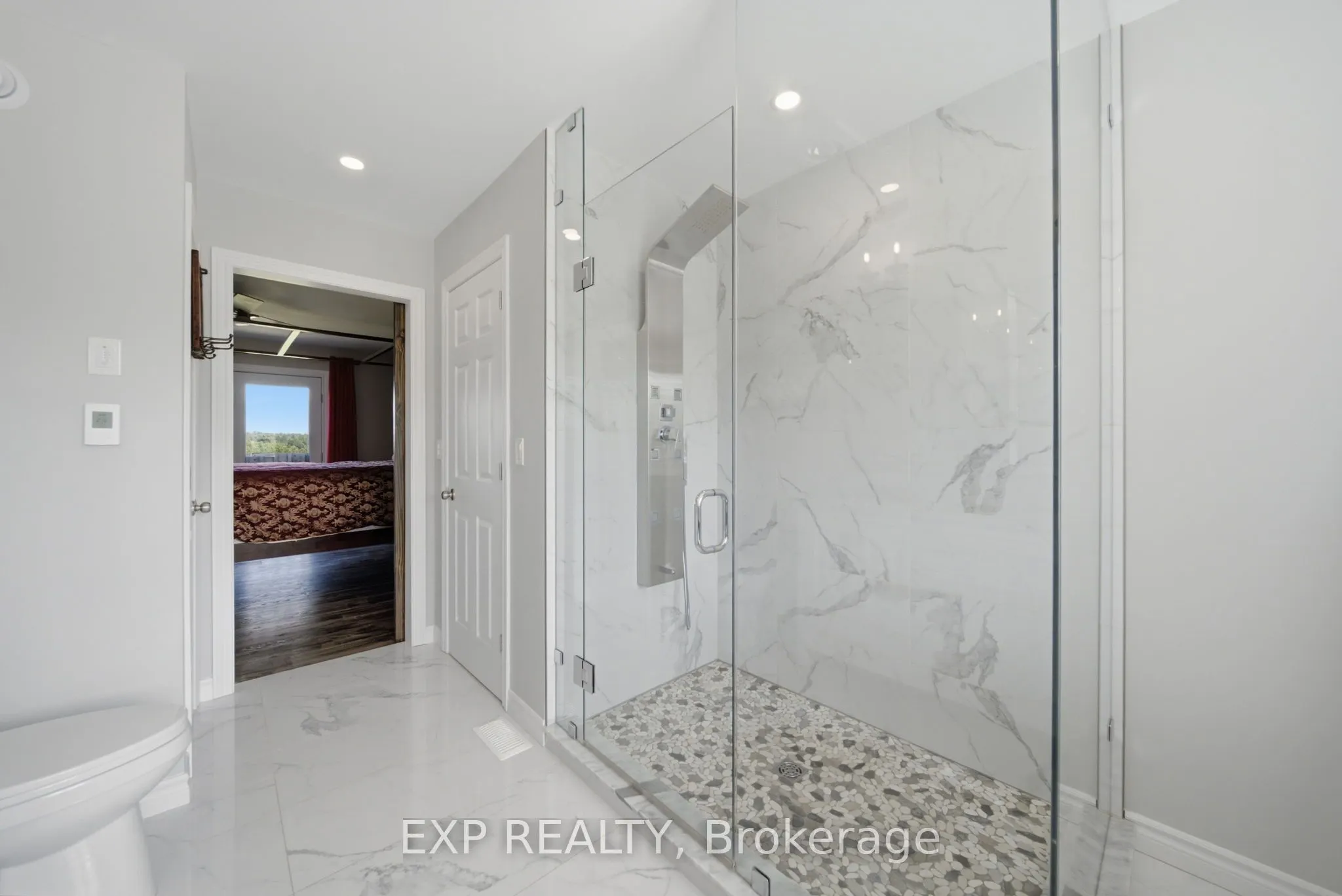 2166 Victoria Road