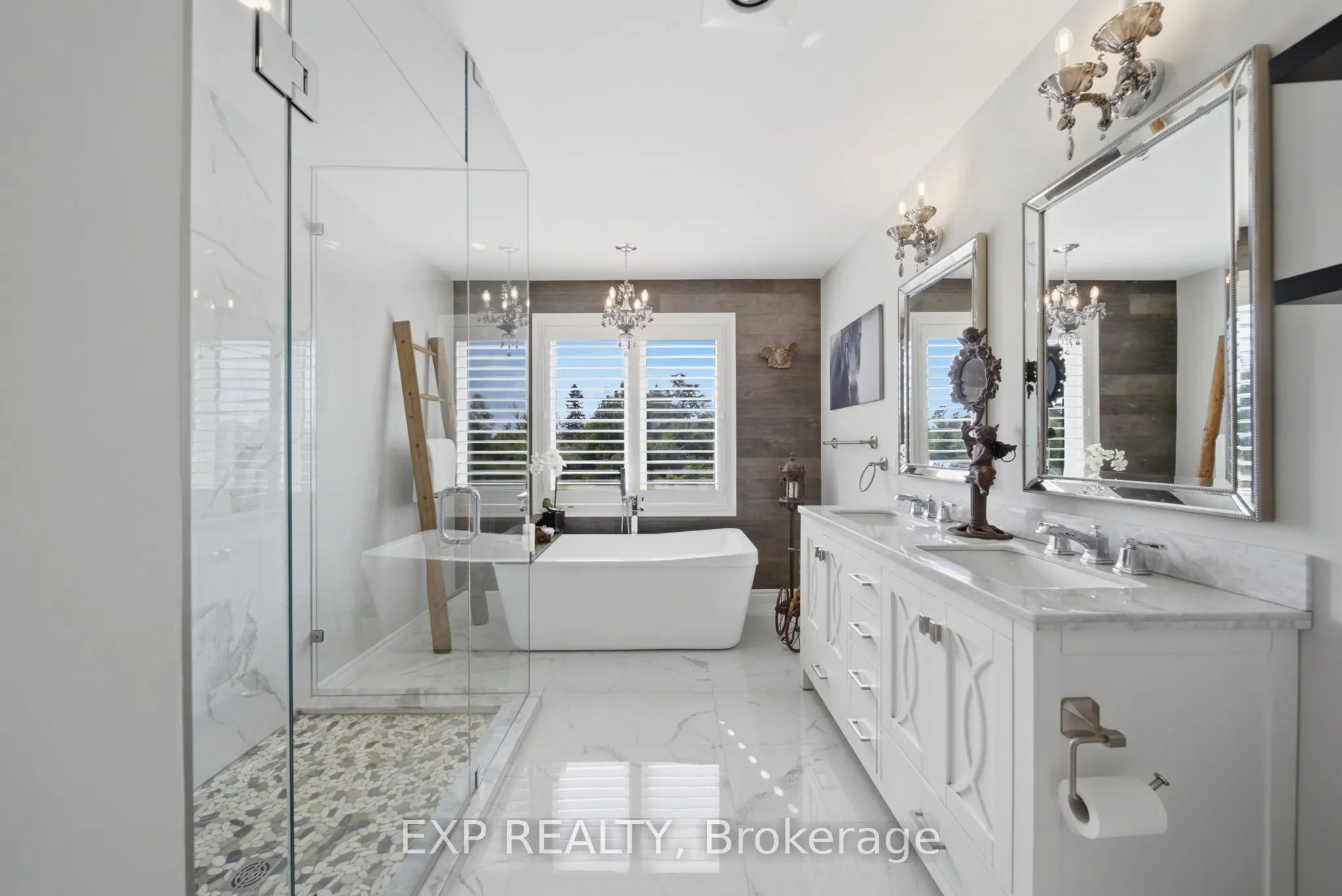 2166 Victoria Road