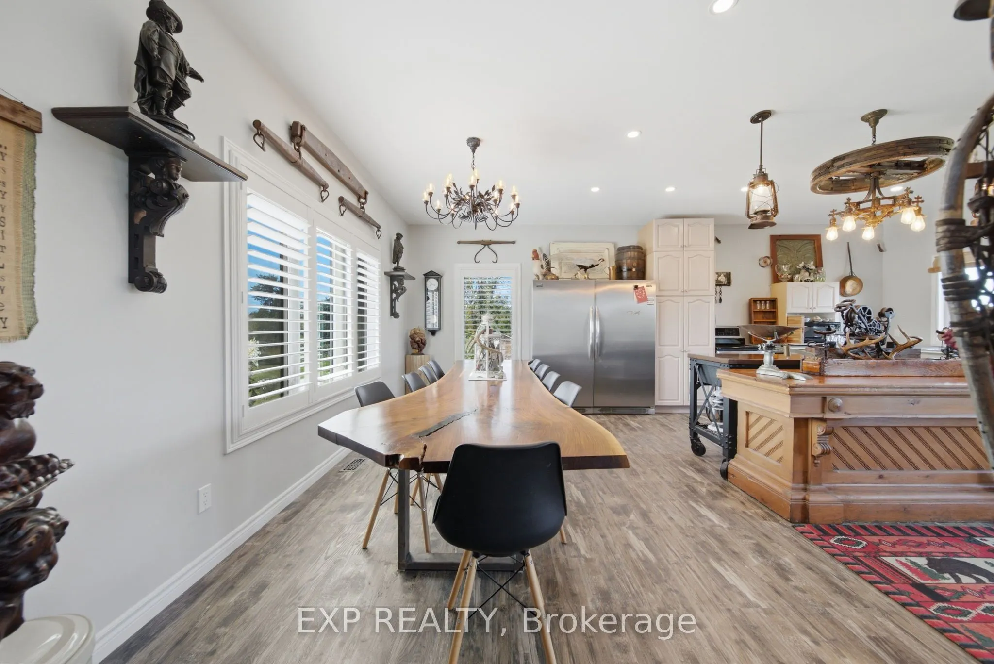 2166 Victoria Road