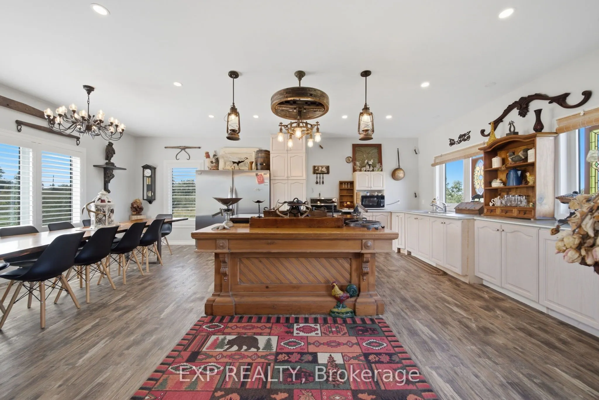 2166 Victoria Road