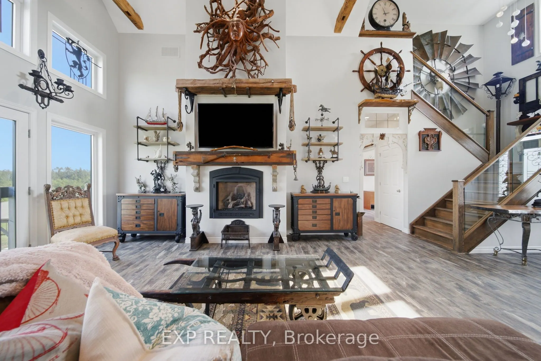 2166 Victoria Road