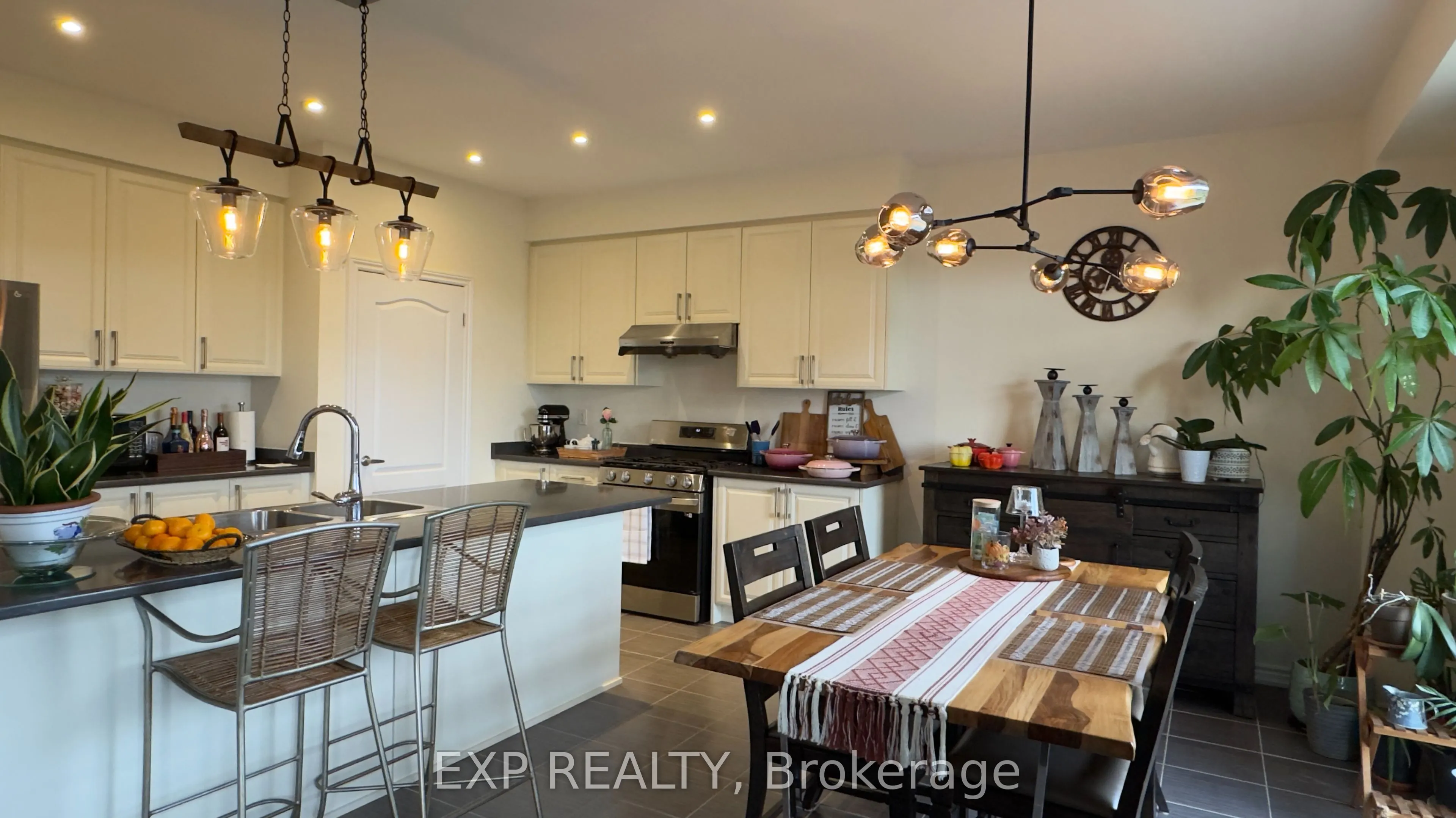 190 Explorer Way
