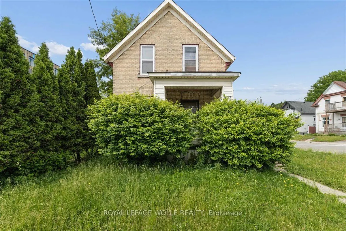 427 Duke Street W