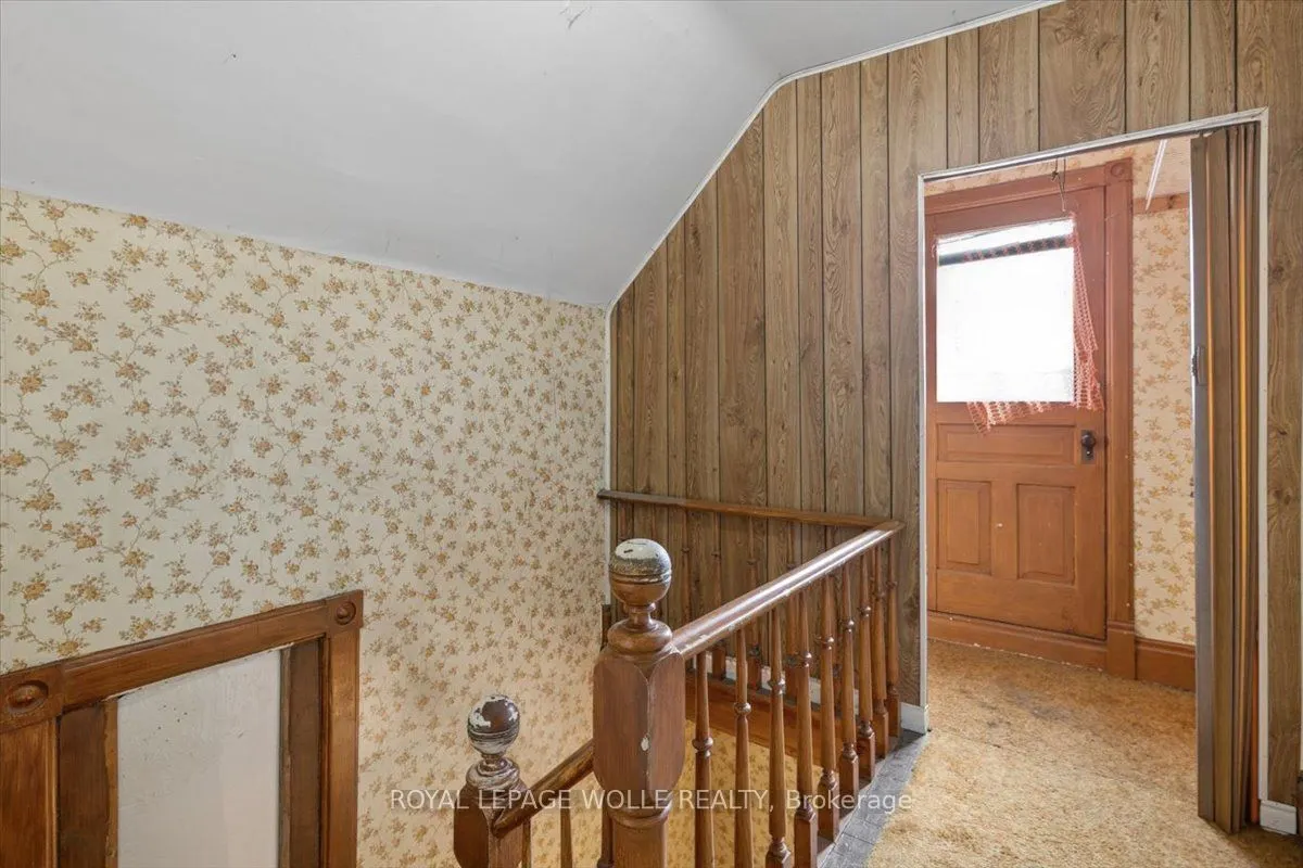 427 Duke Street W