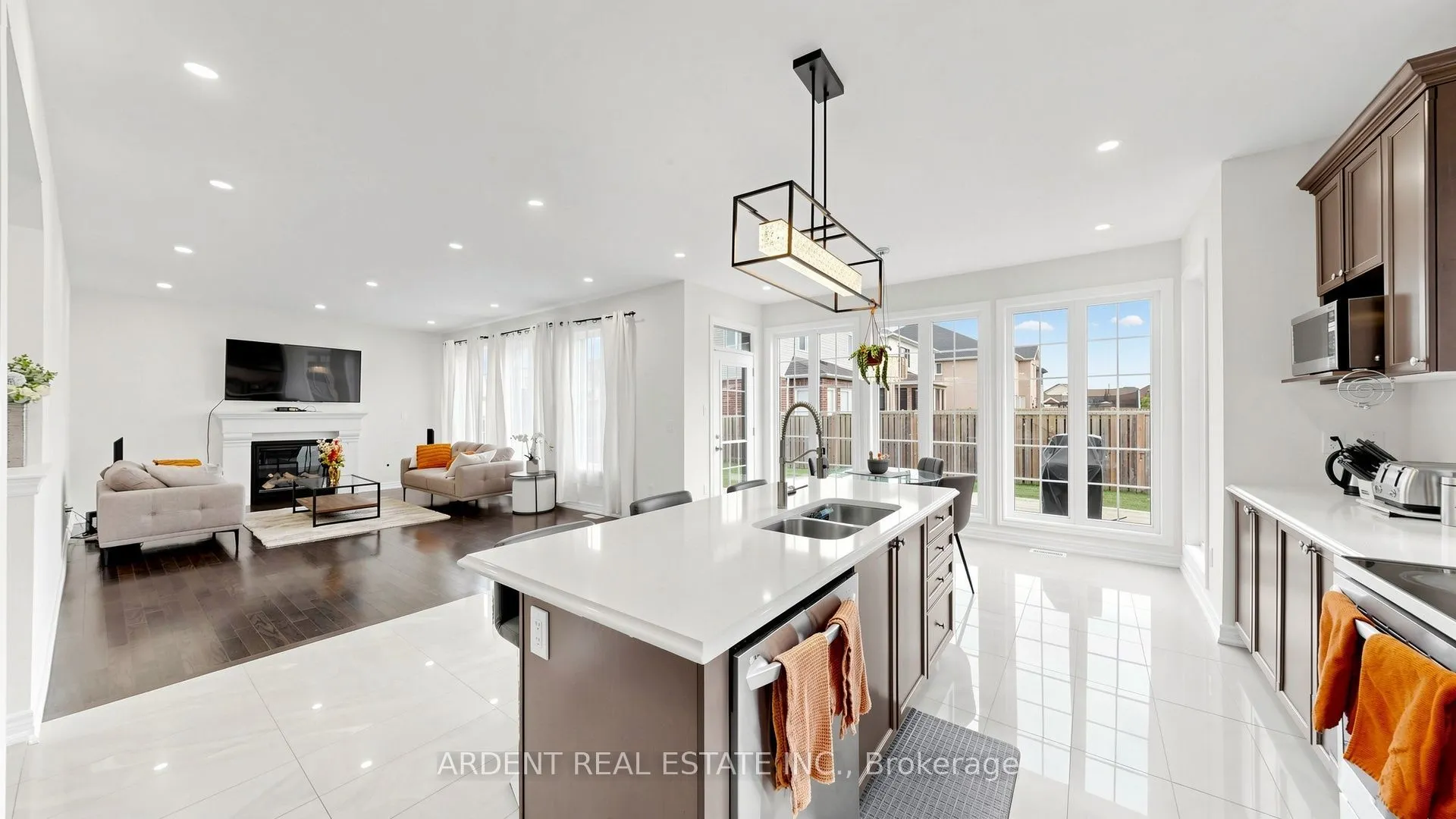 11 Sunset Way