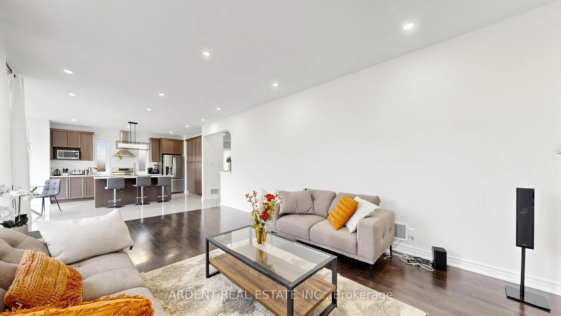 11 Sunset Way