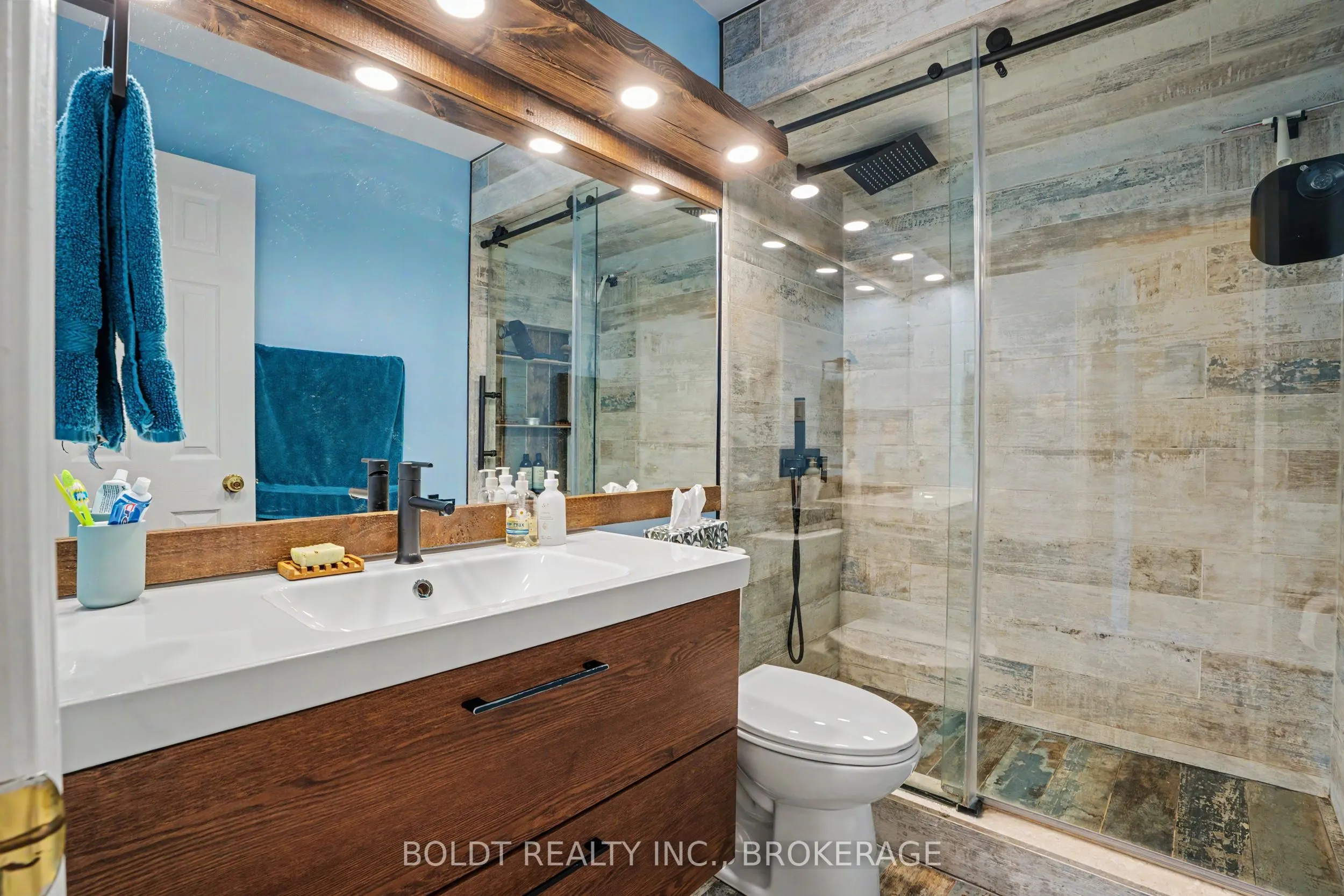 7 Davidson Boulevard #12