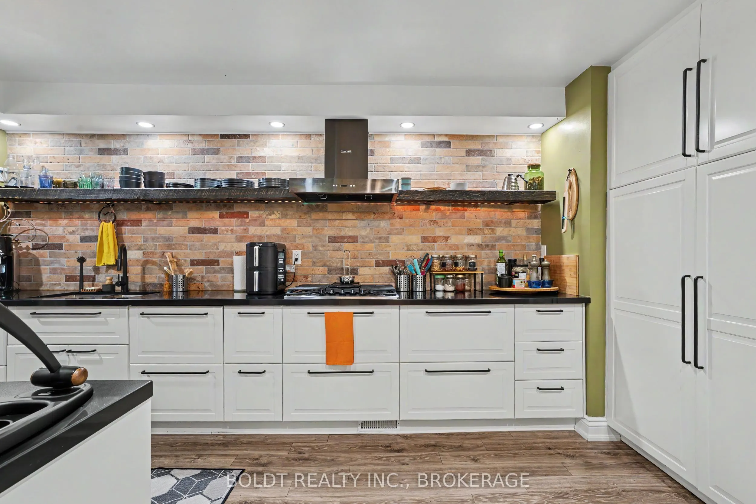 7 Davidson Boulevard #12