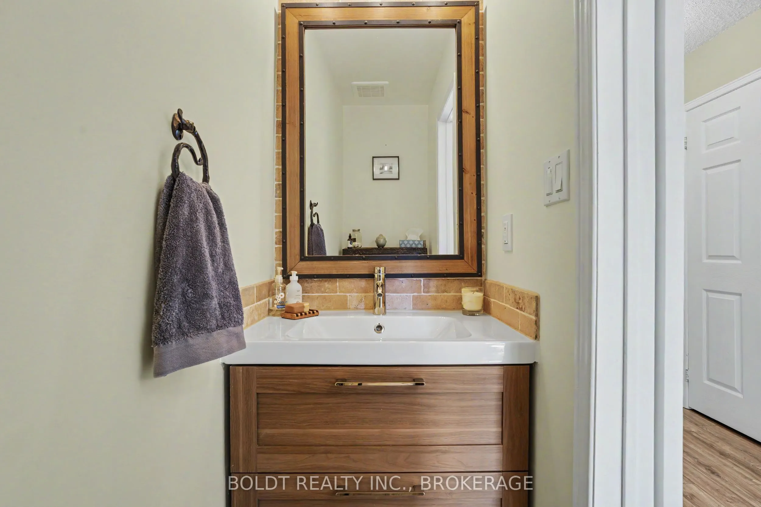 7 Davidson Boulevard #12