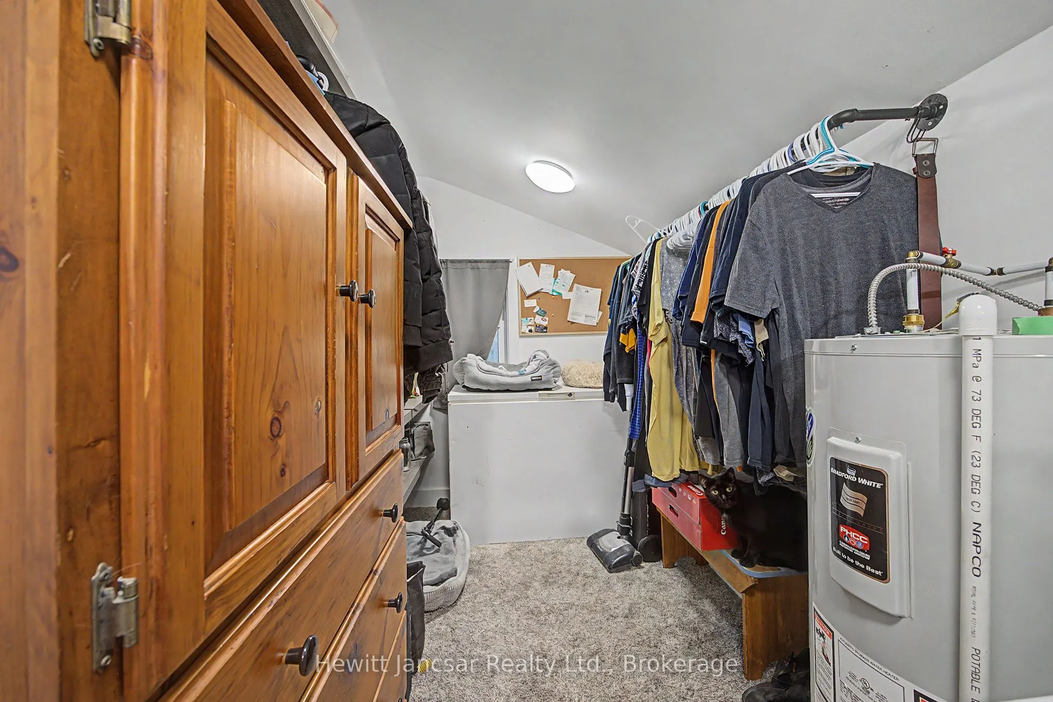 27 CHESTNUT Street W