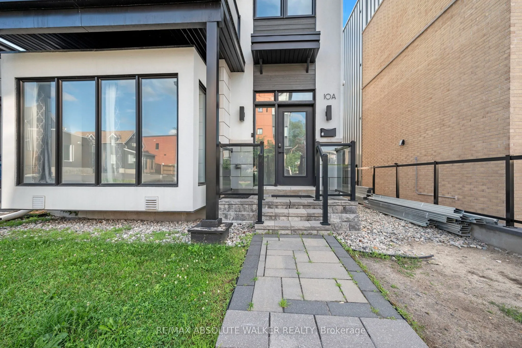 10 Chapleau Avenue #A