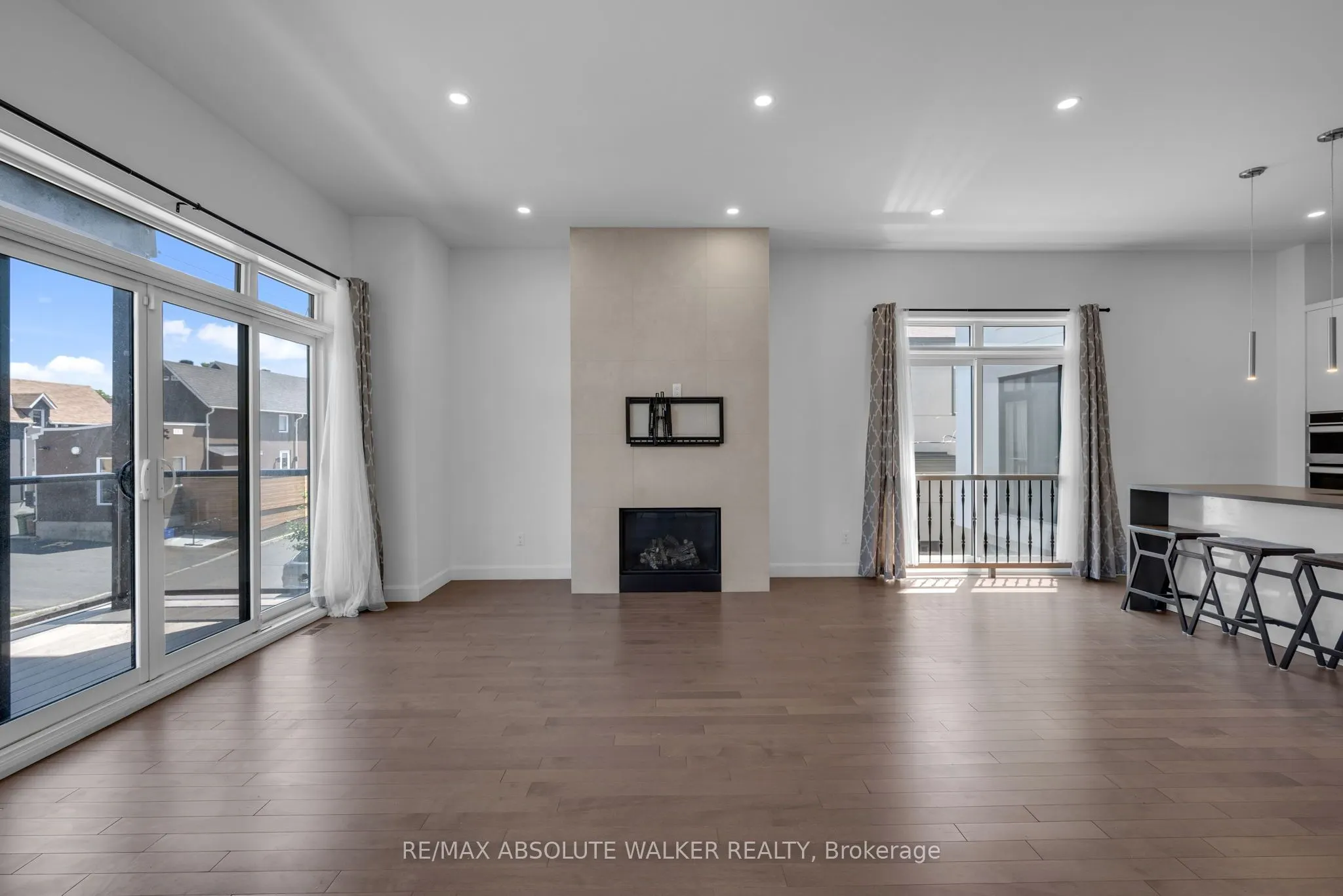 10 Chapleau Avenue #A