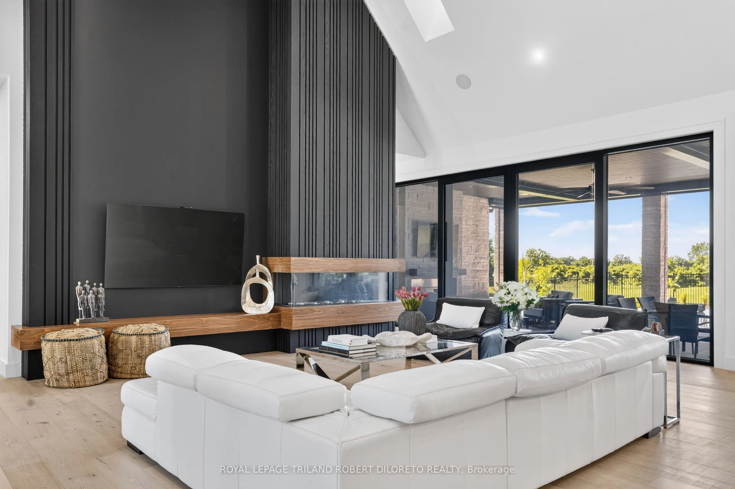 1681 Gainsborough Road