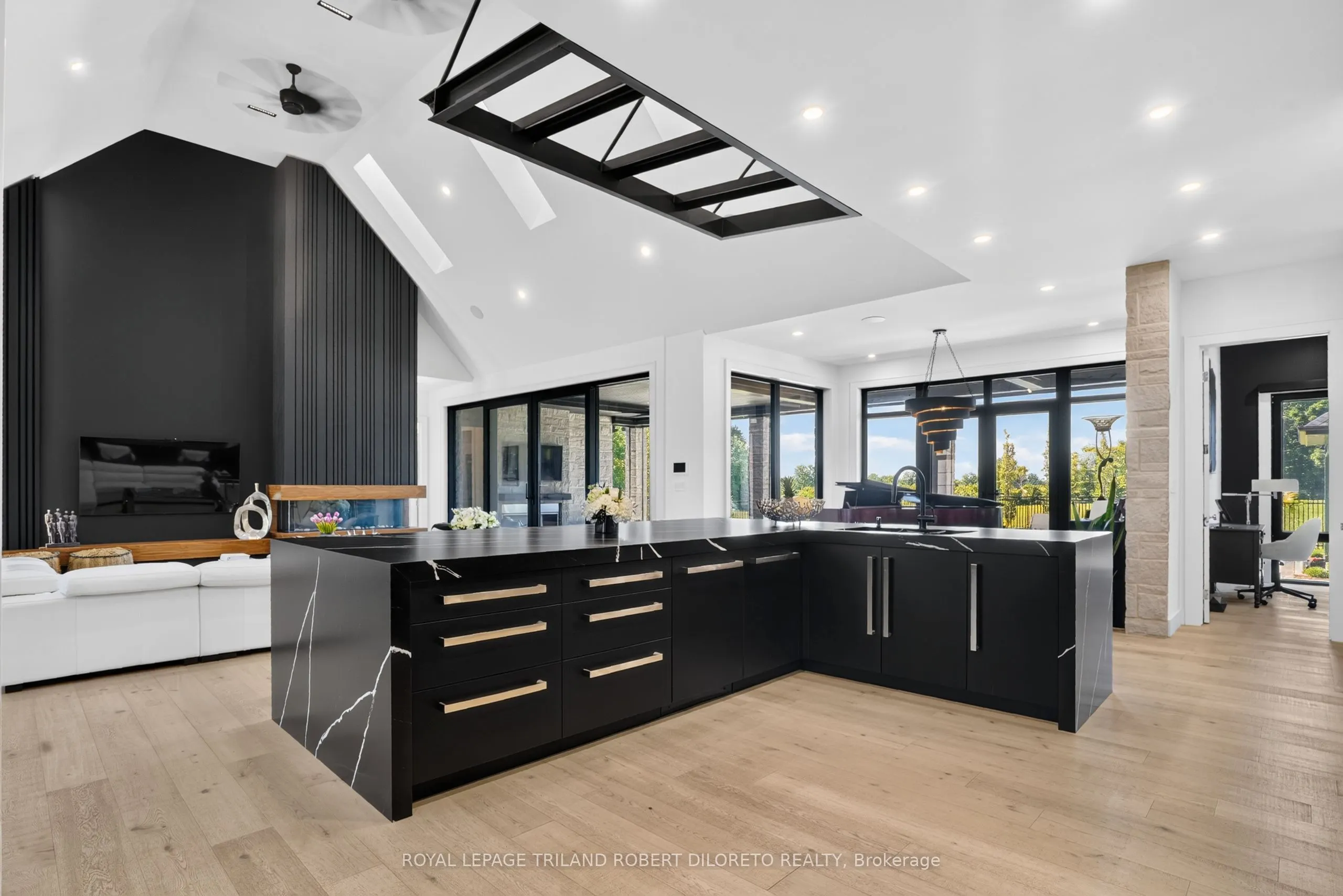 1681 Gainsborough Road