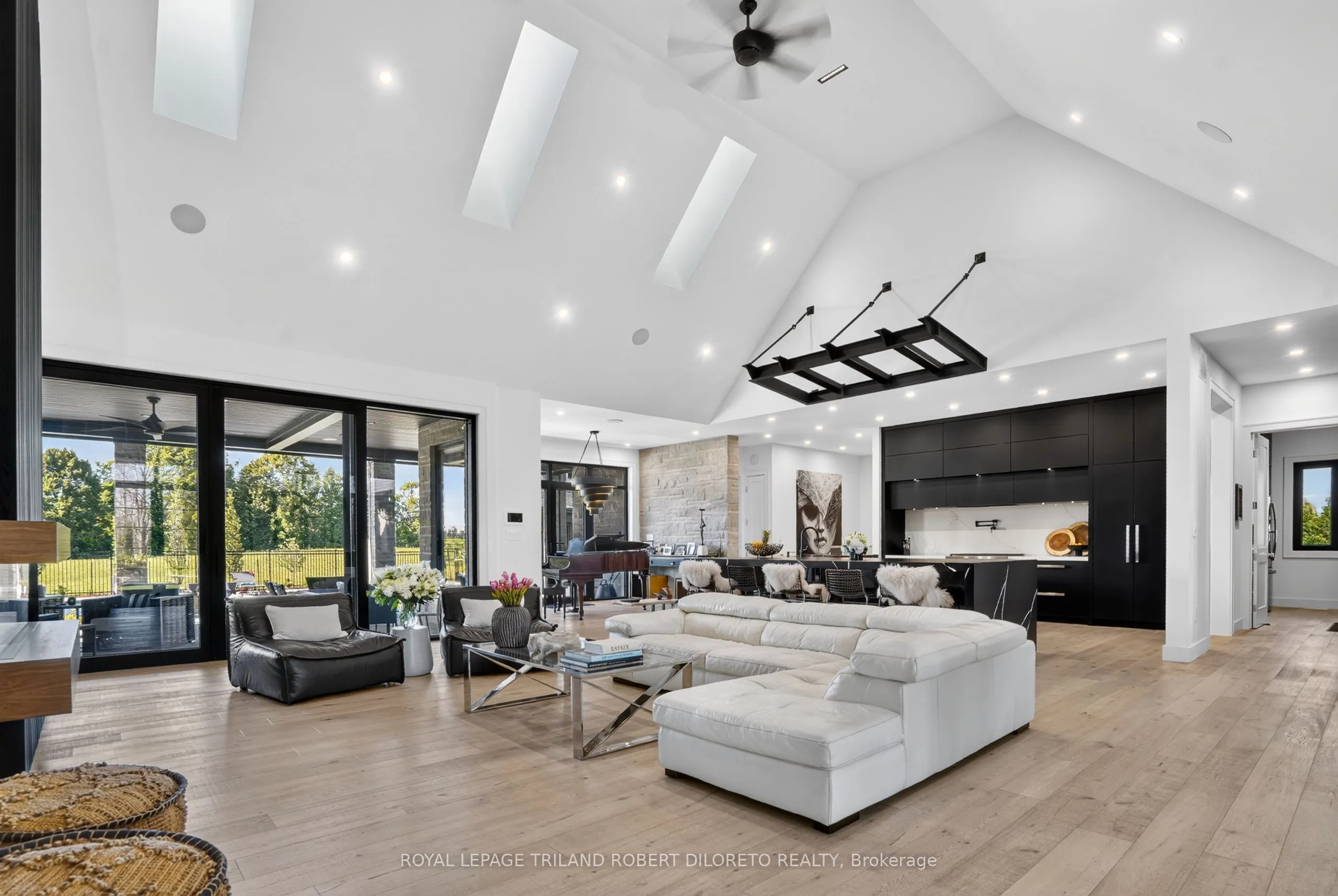1681 Gainsborough Road