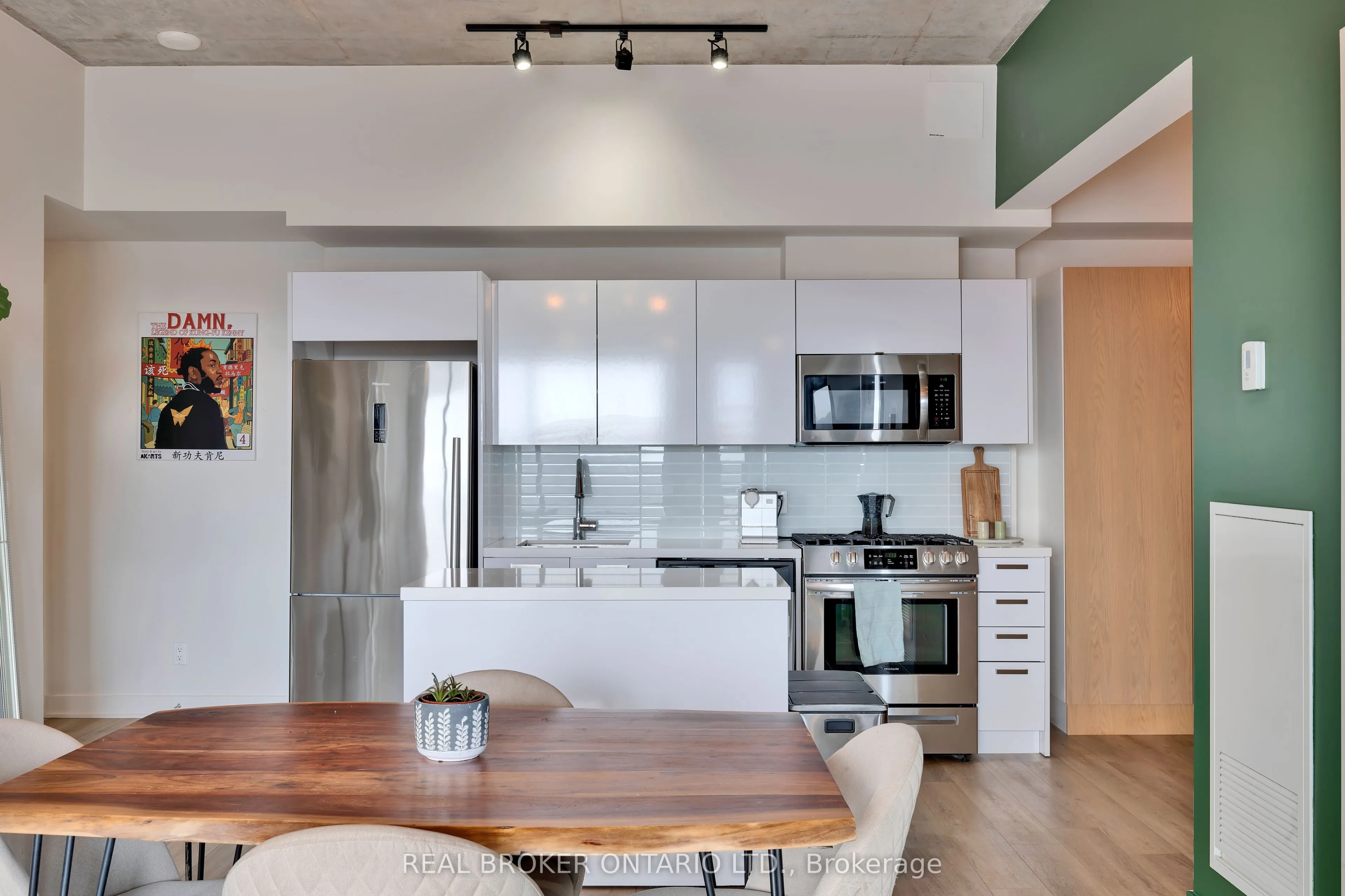 203 Catherine Street #703