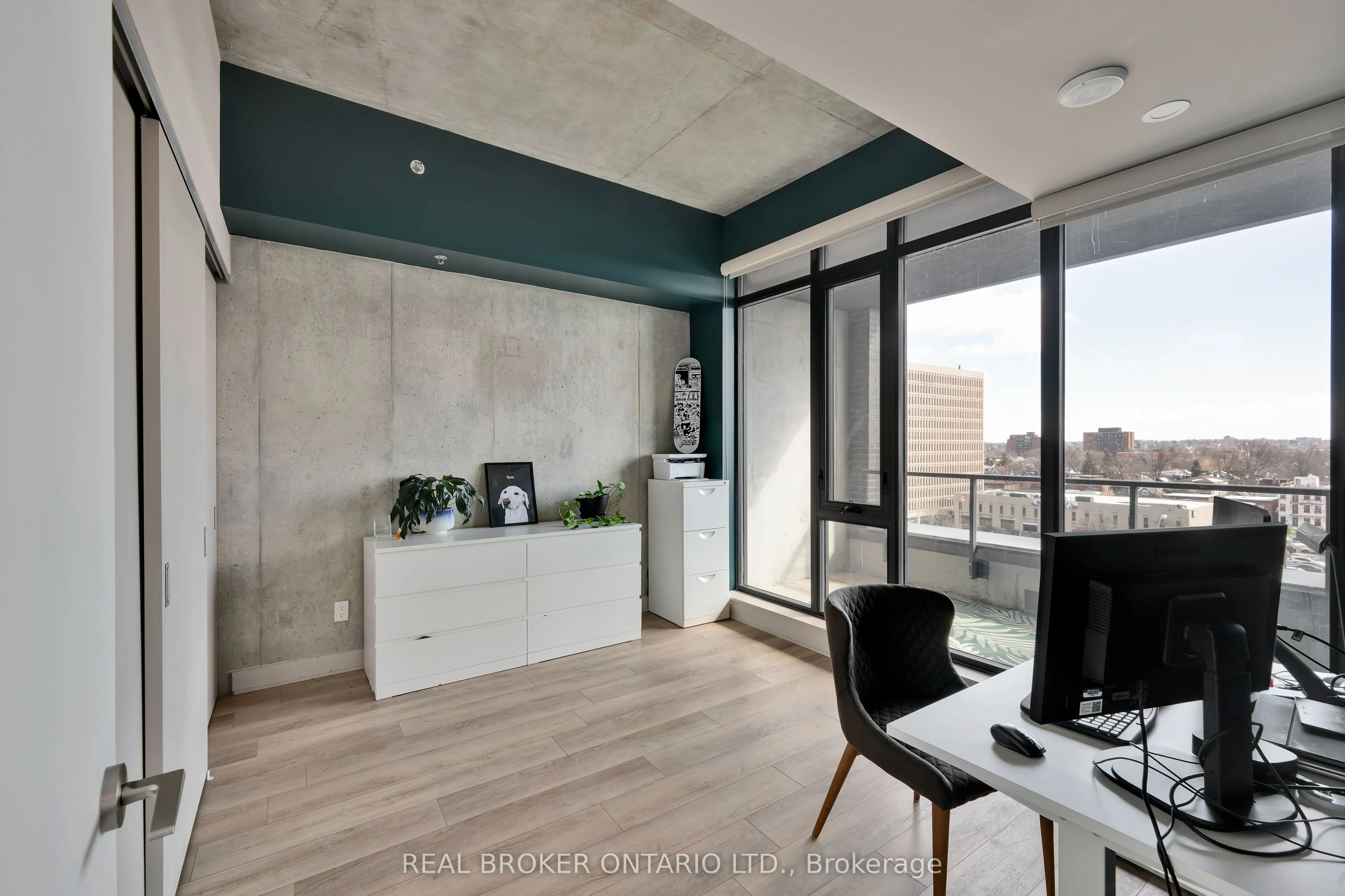203 Catherine Street #703